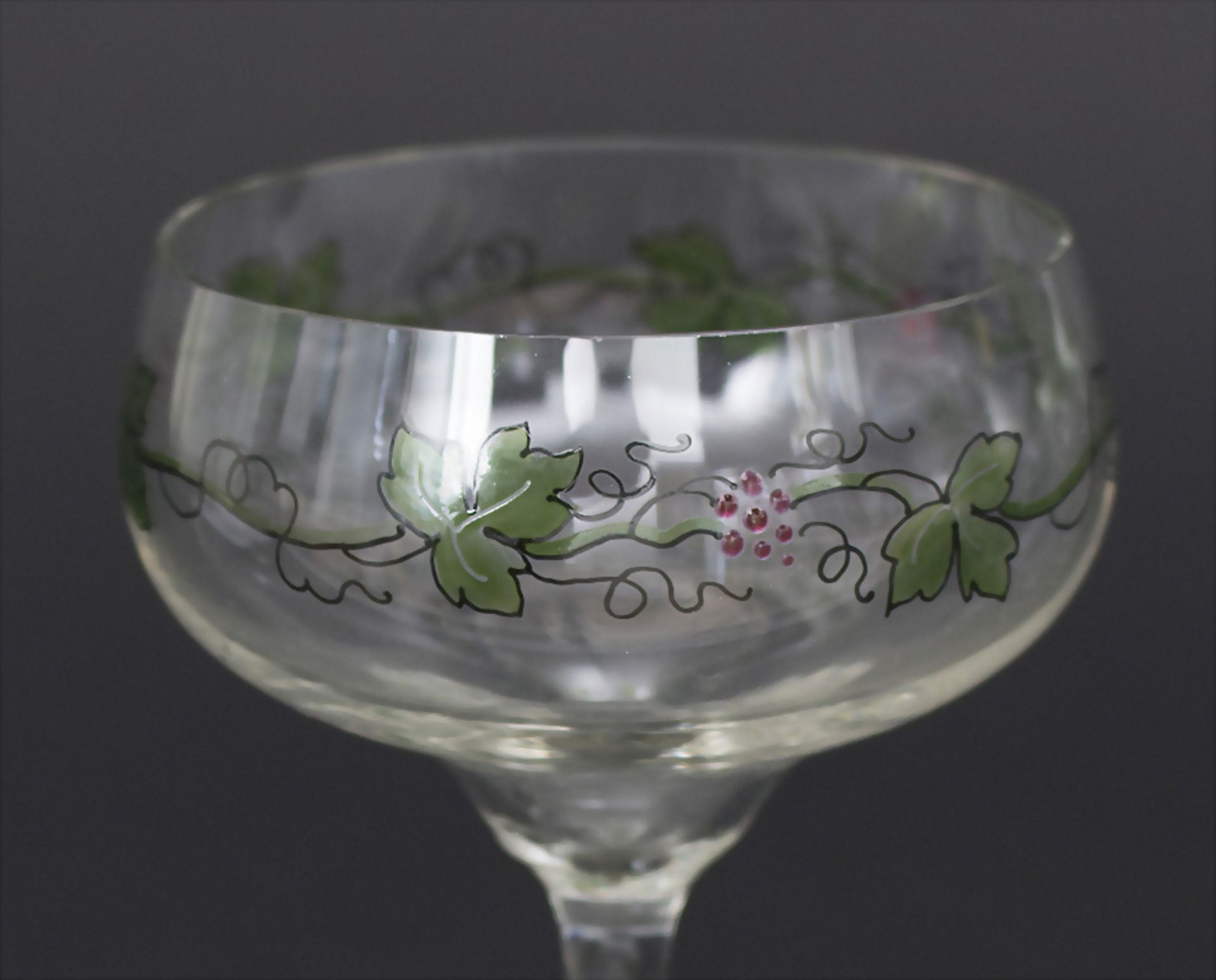 12 Jugendstil Weingläser / A set of 12 Art Nouveau wine glasses, Theresienthal, um 1900 - Bild 2 aus 2