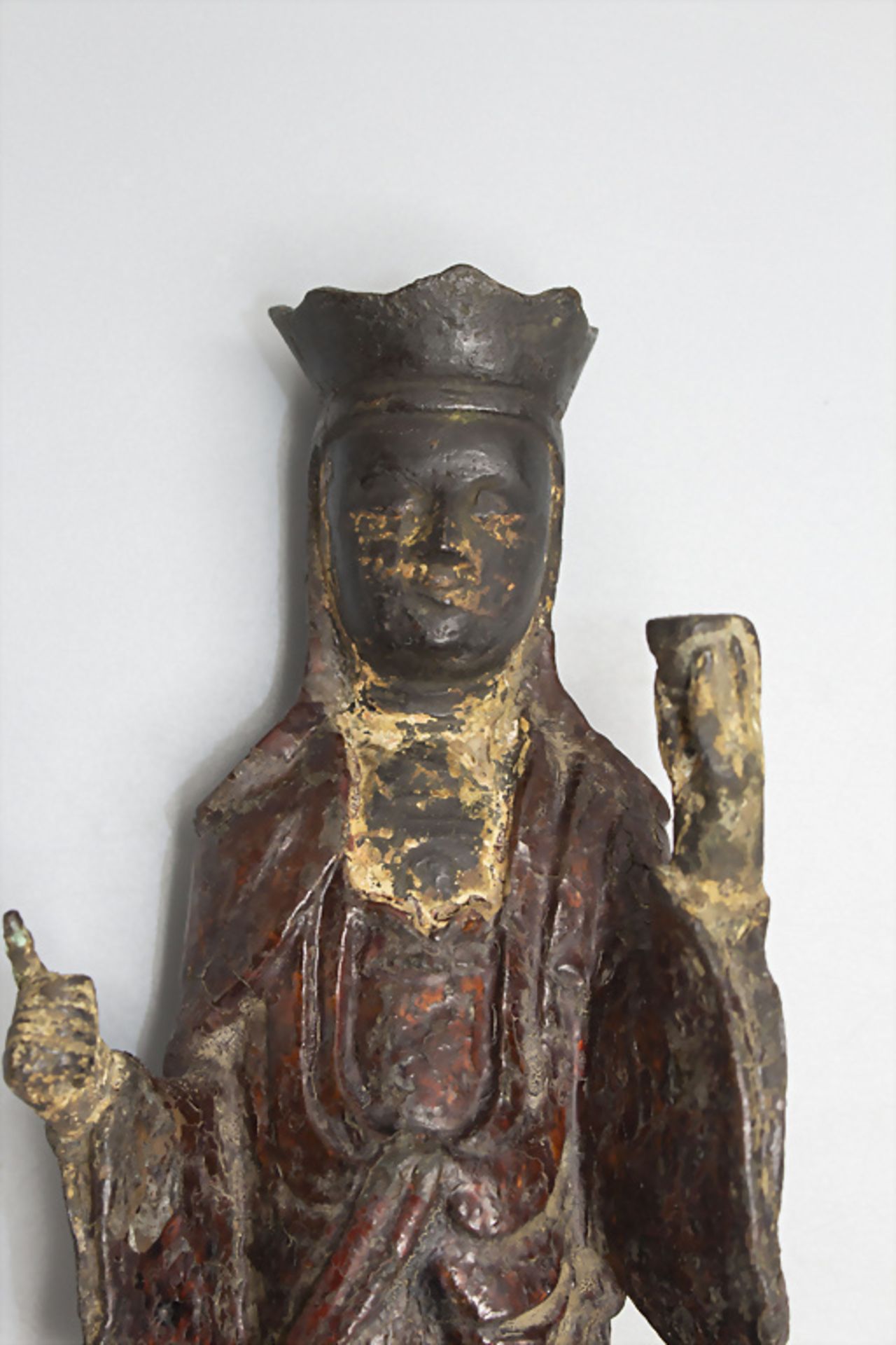 Bronzeskulptur des stehenden Guanyin / A bronze sculpture of a Guanyin, frühe Ming Dynastie - Image 6 of 6
