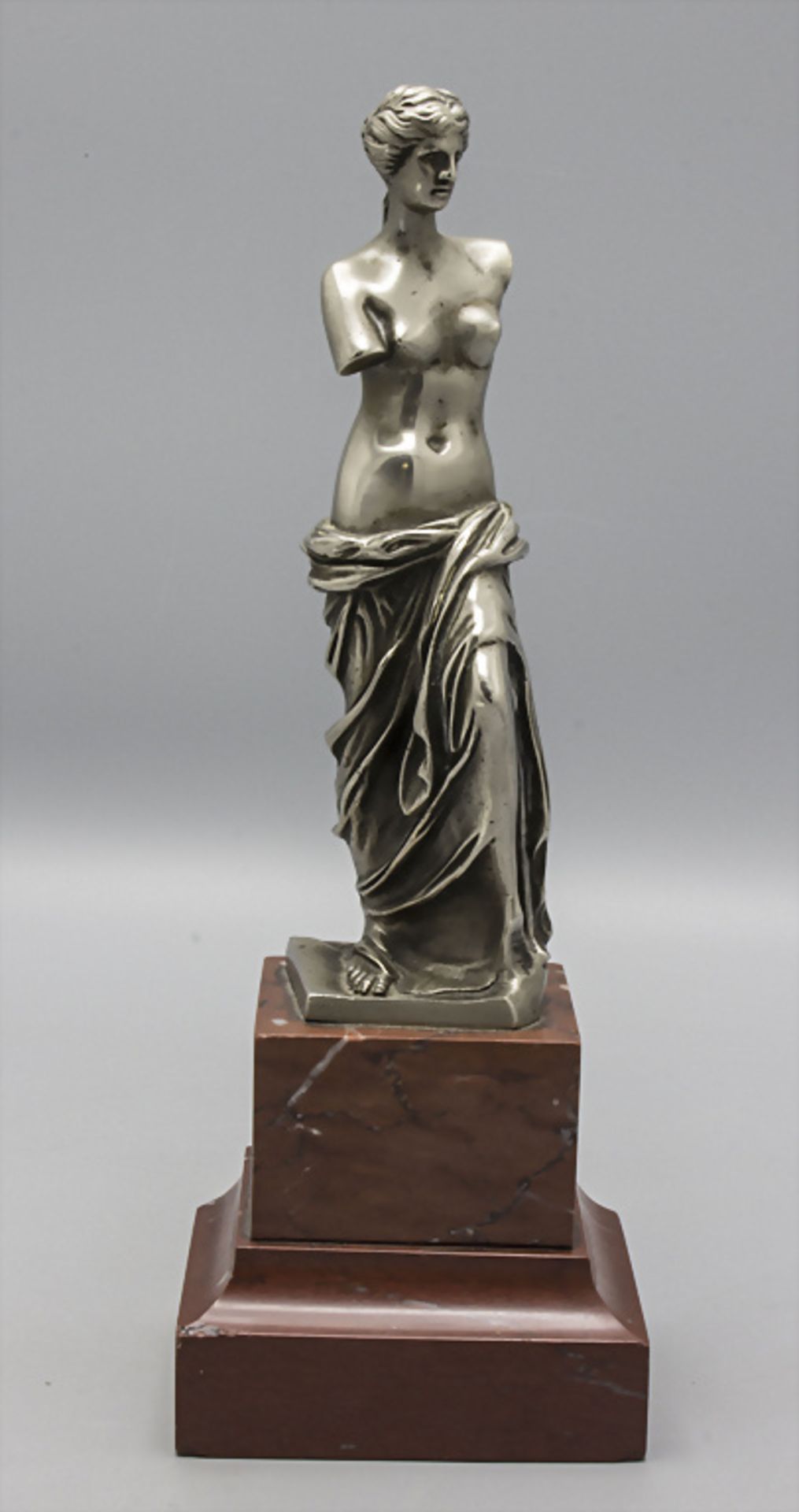 Nach antikem Vorbild versilberte Bronze Skulptur 'Venus von Milo' / A plated bronze sculpture ...