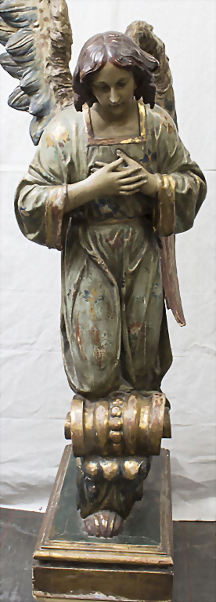 Großer kniender Engel / A large kneeling wooden angel, deutsch, 19. Jh. - Image 2 of 5