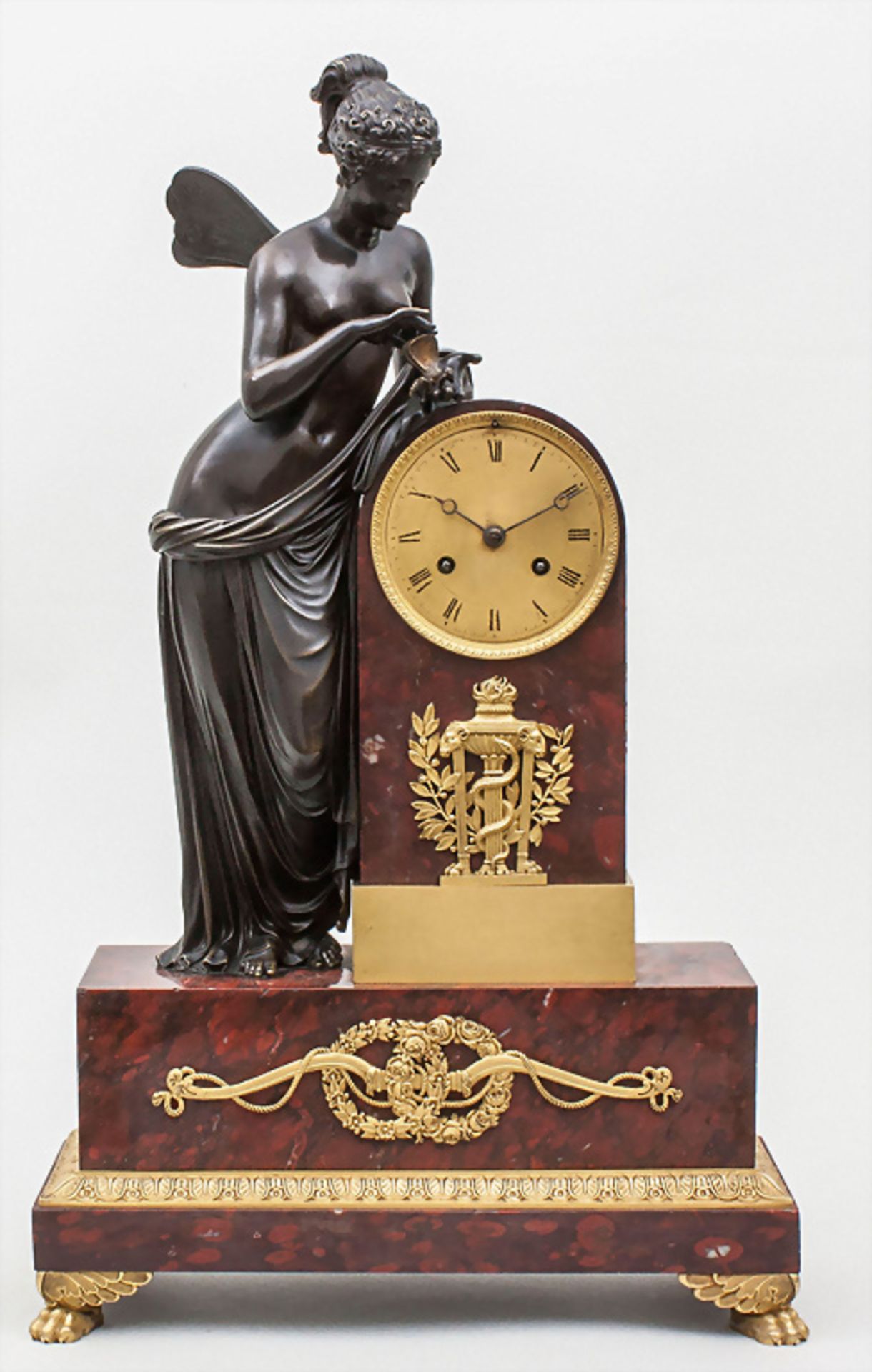 Empire Kaminuhr mit Bronze Skulptur 'Psyche' / An Empire mantel clock with bronze statue of ...