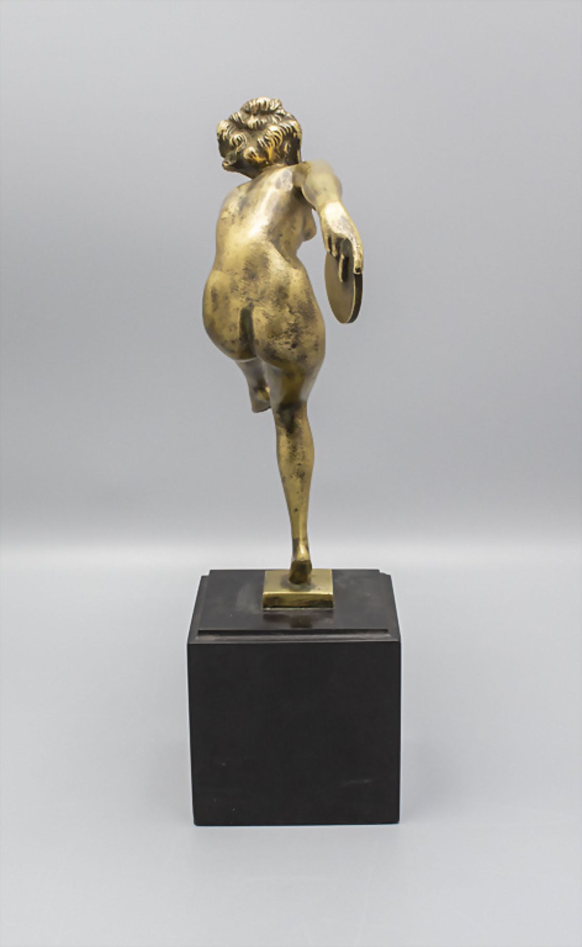 Art Déco Bronze 'Scheibentänzerin' / An Art Deco bronze 'Disc dancer', nach 1925 - Image 3 of 7