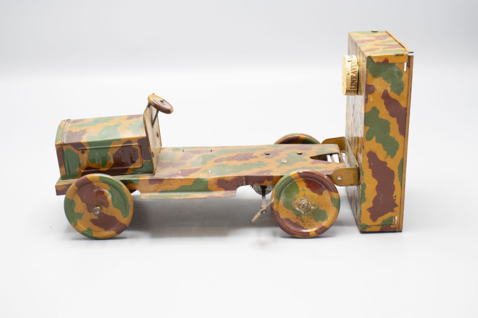 Militärfahrzeug / A military car - Image 6 of 6