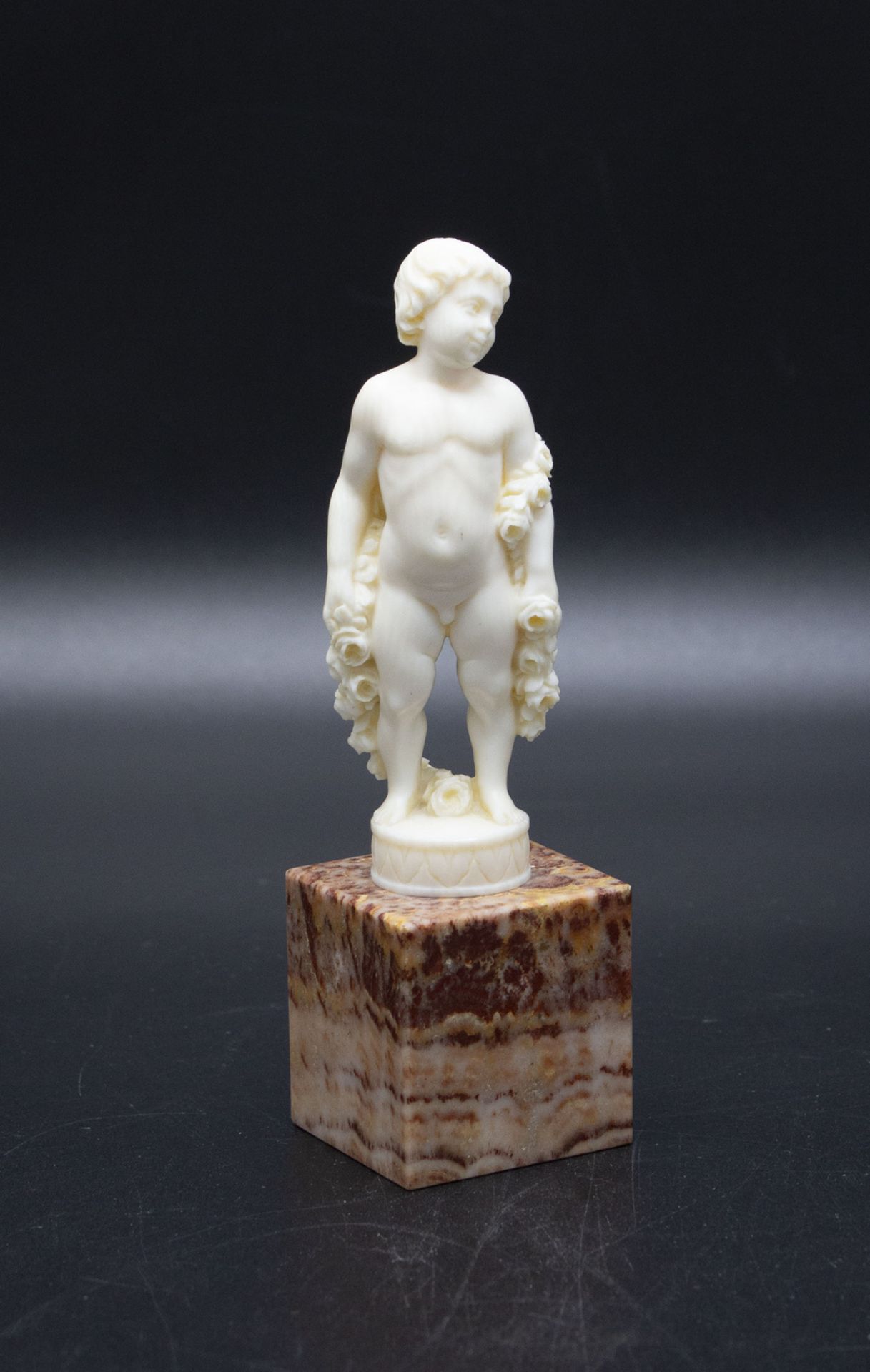 Skulptur eines Jungen / A sculpture of a boy, um 1900 - Image 3 of 4