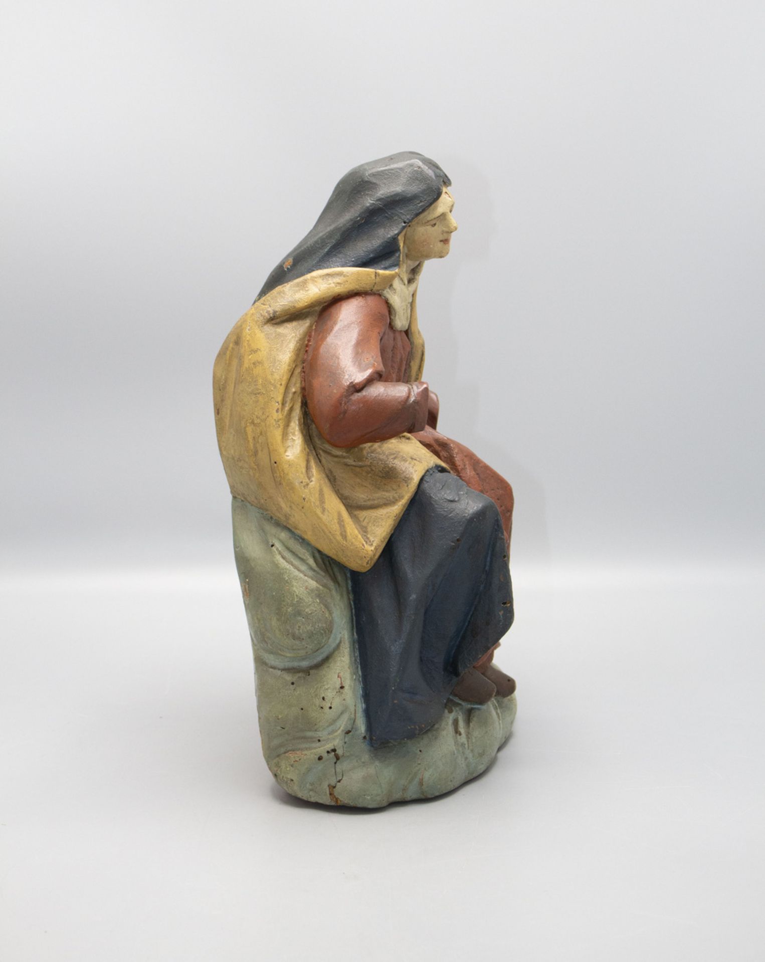 Holzskulptur einer sitzenden Madonna / A wooden sculpture of a sitting mother Mary, 18./ 19. Jh. - Image 4 of 5