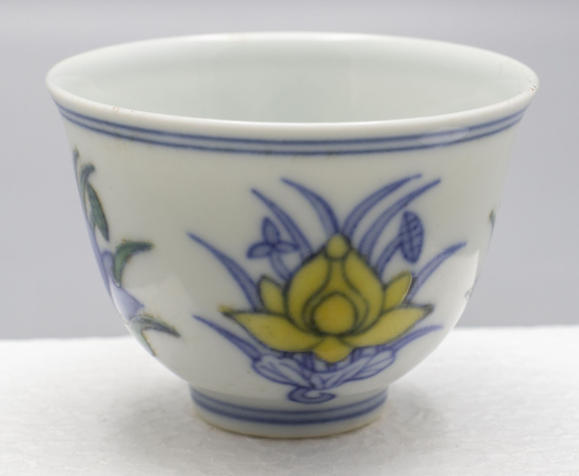 Kleine Weinschale / A small wine cup, Qing-Dynastie, 18./19. Jh., China - Bild 2 aus 5
