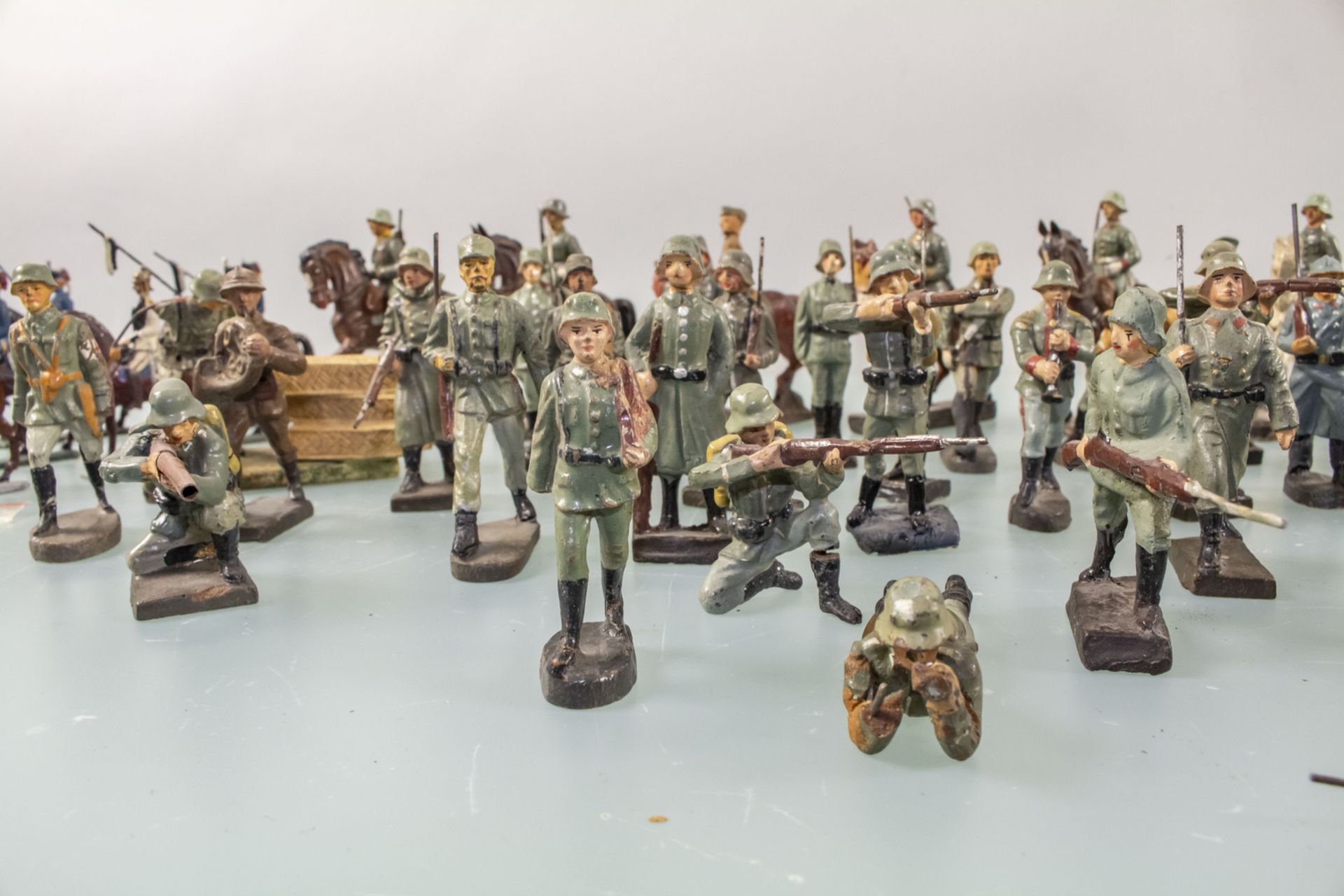Konvolut aus 50 Spielzeugsoldaten / A set of 50 toy soldiers - Image 6 of 6