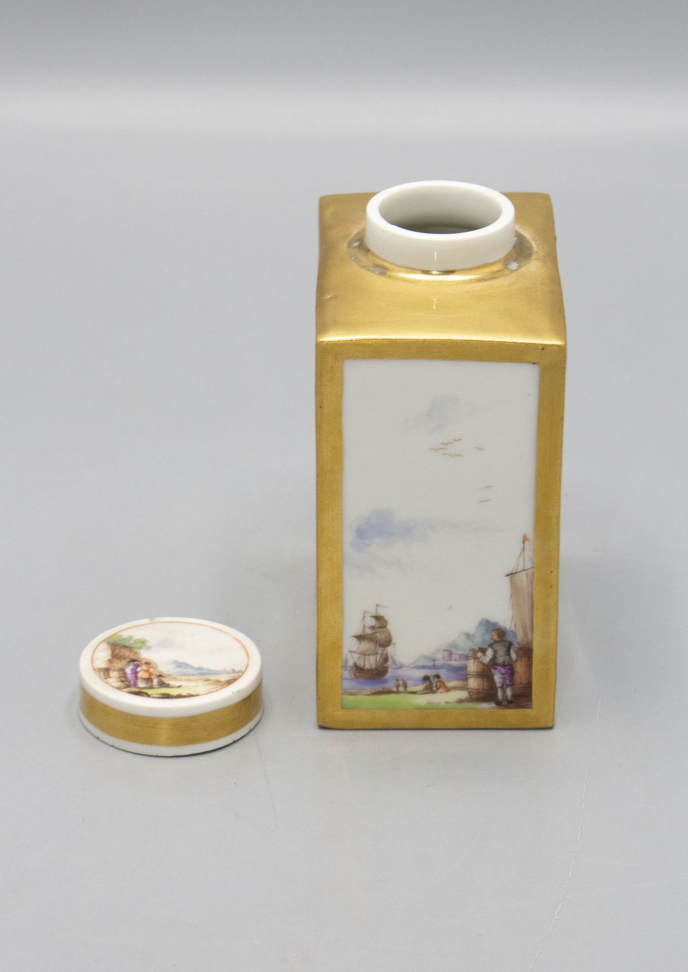 Teedose mit Kauffahrtei-Szenen und Adelswappen / A tea caddy with harbor scenes and coat of ... - Bild 4 aus 6