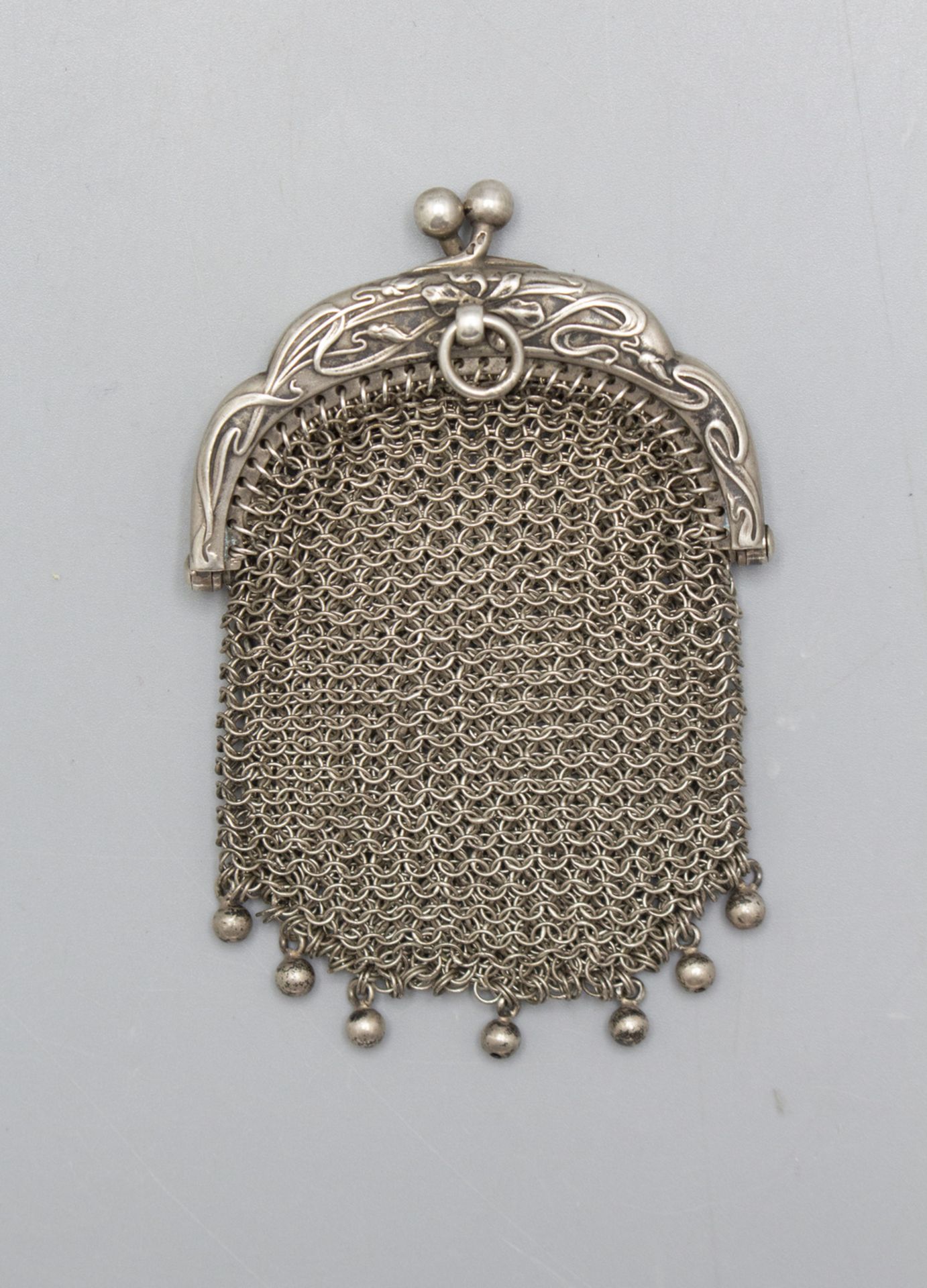 Kleine Jugendstil Kettentasche mit Schwertlilien / Börse / A small Art Nouveau silver purse ... - Image 2 of 3