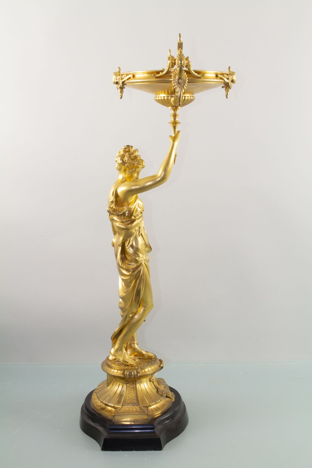 Bronzeskulptur 'Schalenträgerin', wohl Frankreich, um 1860 - Image 7 of 8