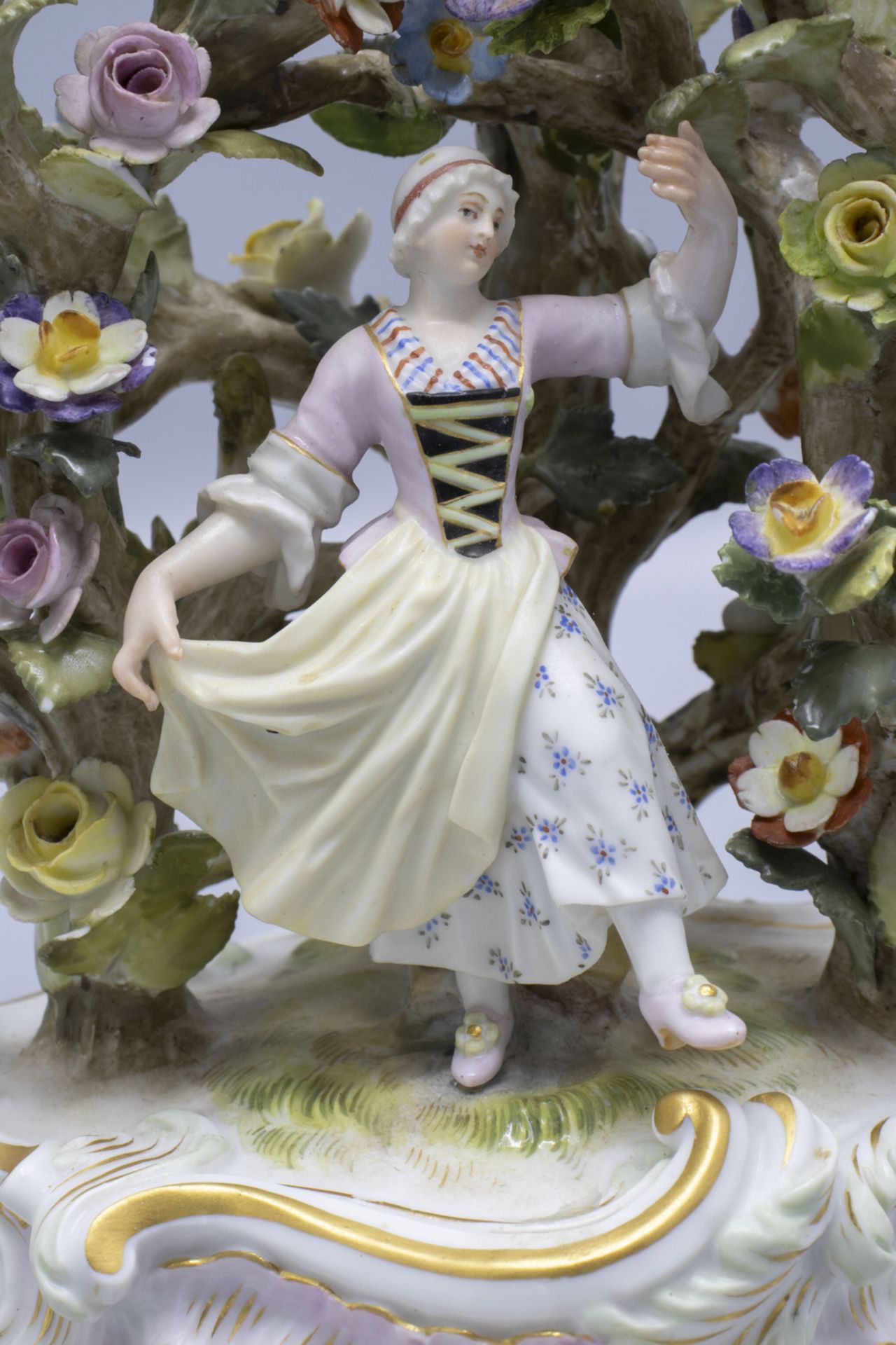 Figürlicher Handleuchter / A figural candlestick, Meissen, 1860-1924 - Image 2 of 8