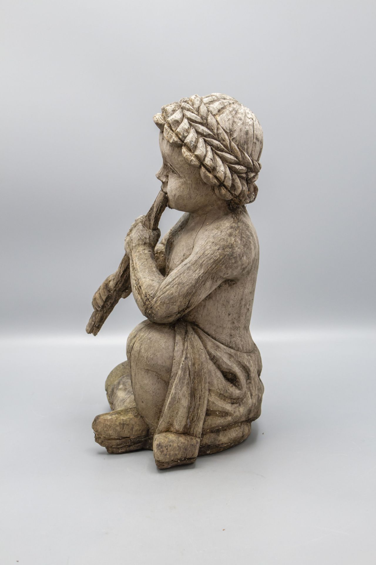 Holzskulptur eines Jungen / A wooden sculpture of a sitting boy, 19 Jh. - Image 2 of 5