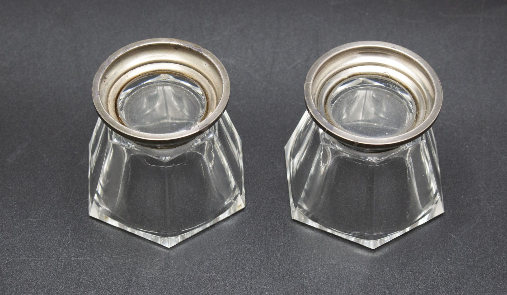 Paar Art Déco Gewürzschälchen / Salieren / A pair of Art Deco silver and glass salt cellars, ... - Image 2 of 3