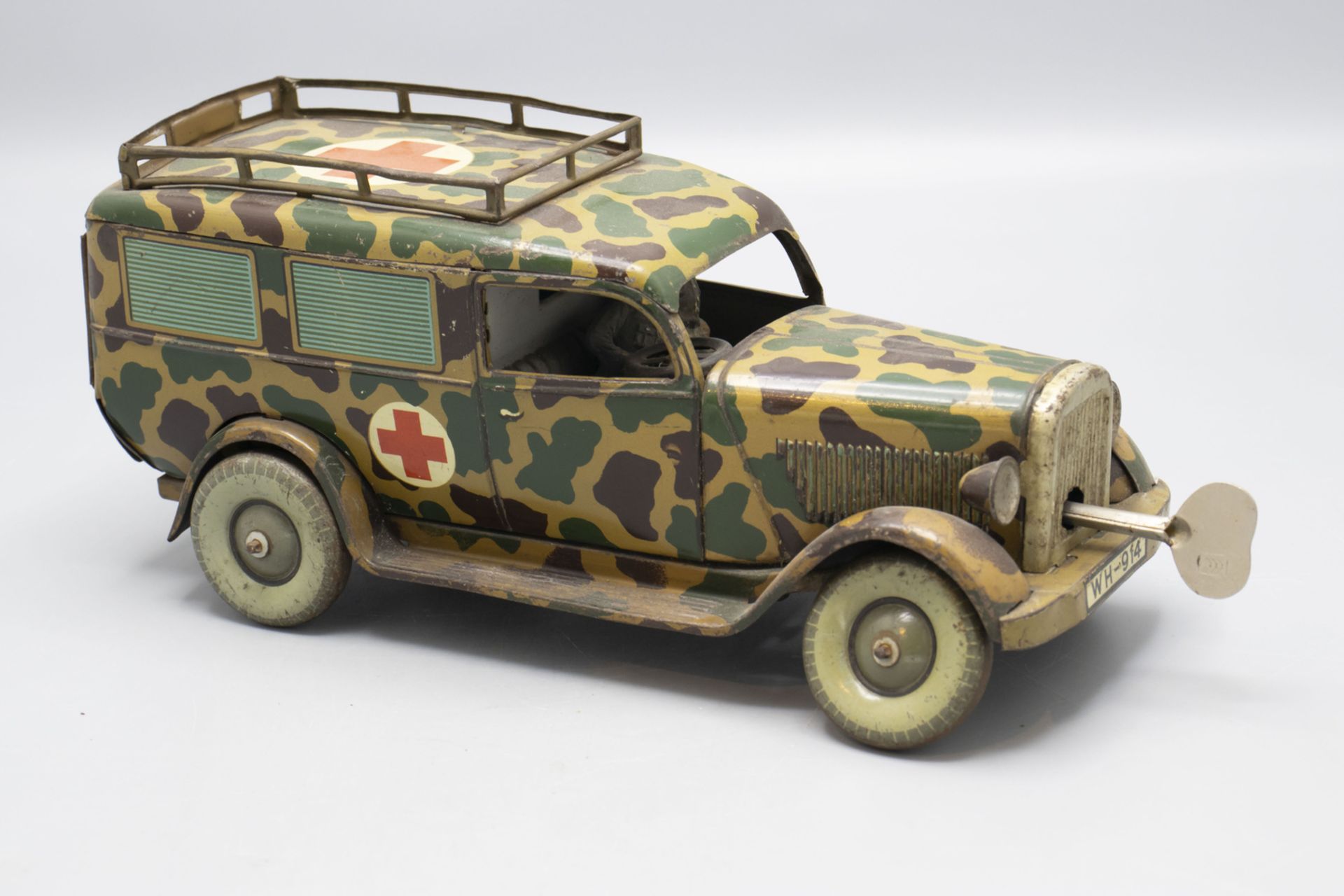 Rettungswagen / An ambulance car, um 1939