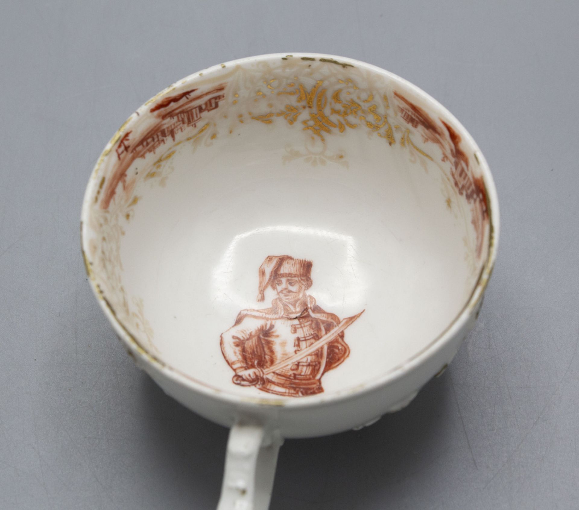 Frühe Teetasse mit UT 'Husarenreiter' / An early tea cup and saucer with 'Hussar riders', ... - Image 5 of 5