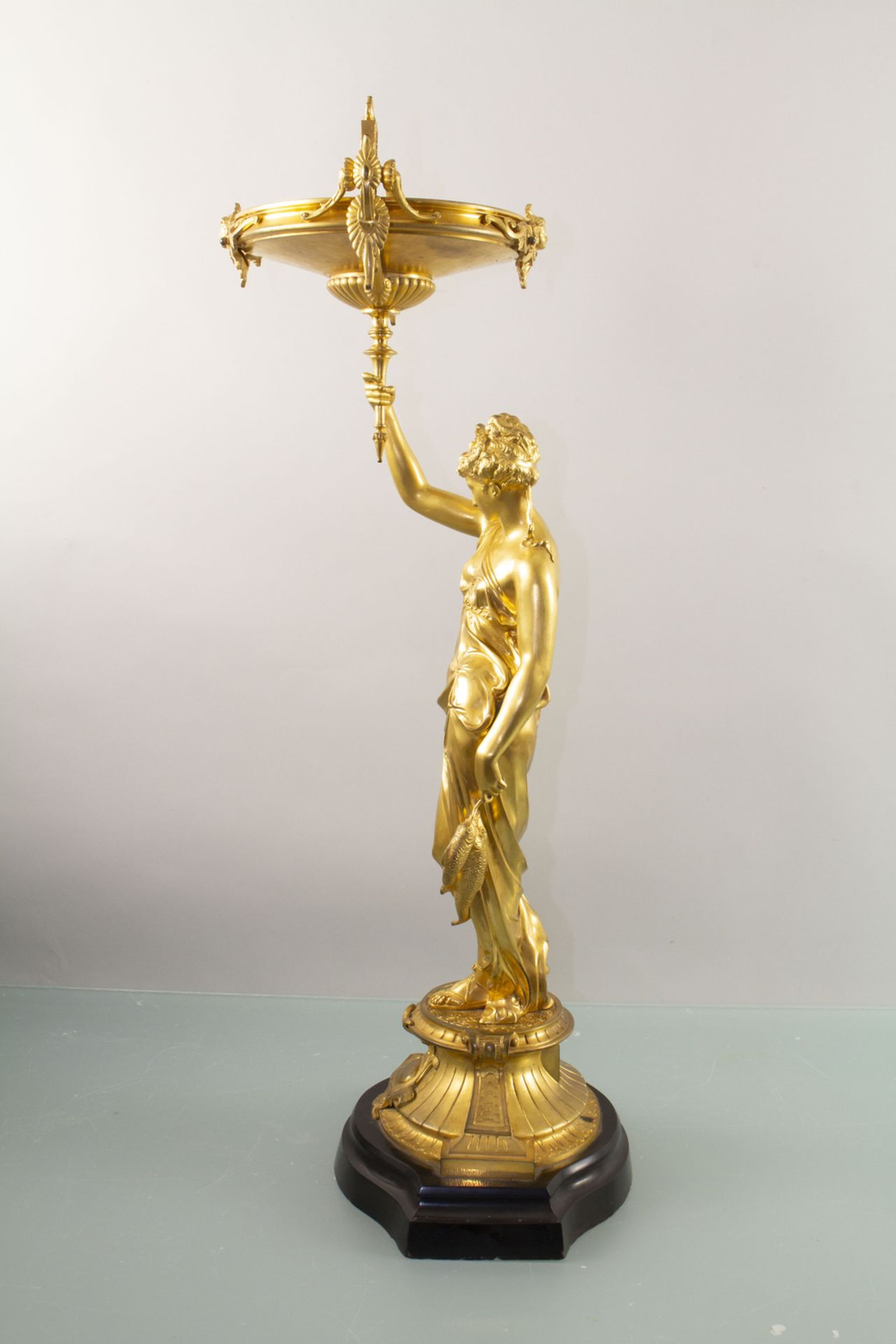 Bronzeskulptur 'Schalenträgerin', wohl Frankreich, um 1860 - Image 5 of 8
