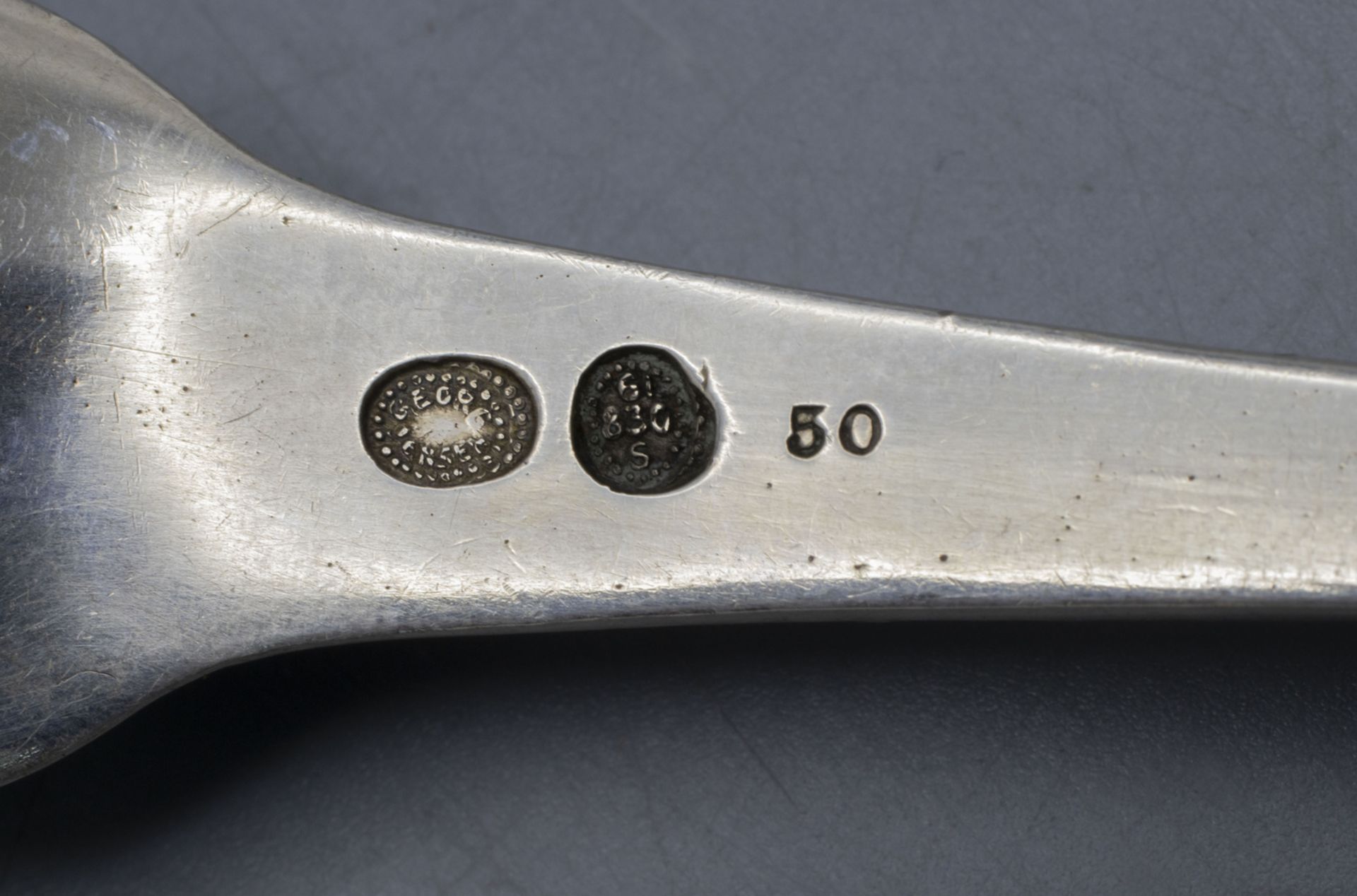 Servierlöffel 'Ornamental Nr. 50' mit Schnecke / A silver serving spoon 'Ornamental No. 50' ... - Bild 6 aus 7