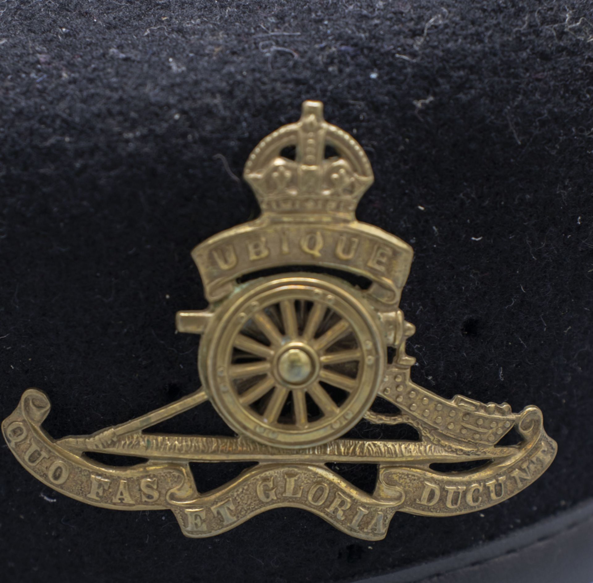 Mütze mit dem Wappen der Royal Artillery  / A cap with the emblem of the Royal Artillery - Bild 2 aus 3