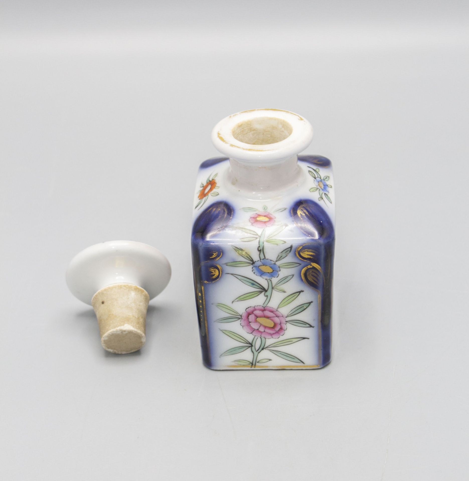 Porzellan Flakon / A porcelain flask, Asien - Bild 4 aus 5