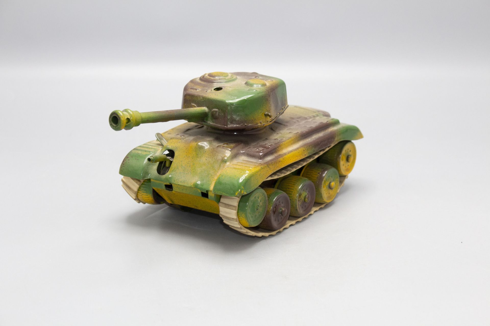 Spielzeugpanzer / A toy tank