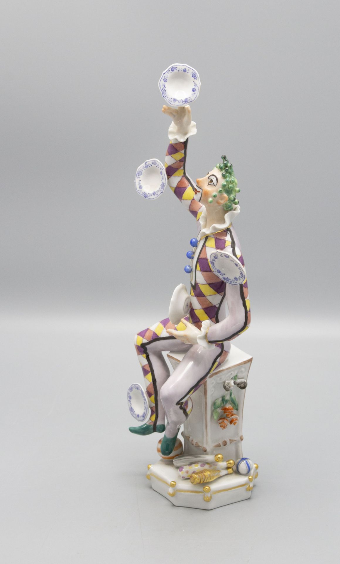 Porzellanfigur 'Der Jongleur' / A porcelain figurine 'The Juggler', Meissen, 1976 - Bild 2 aus 5