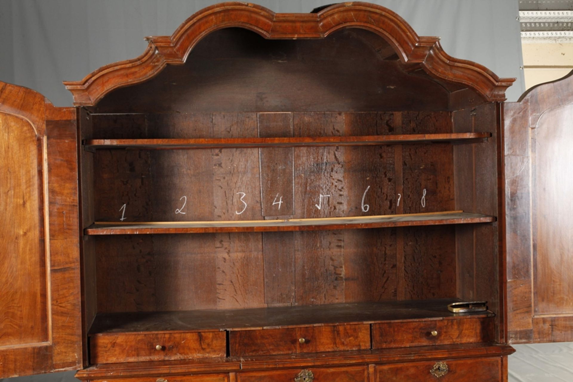 Baroque top cupboard - Image 4 of 9