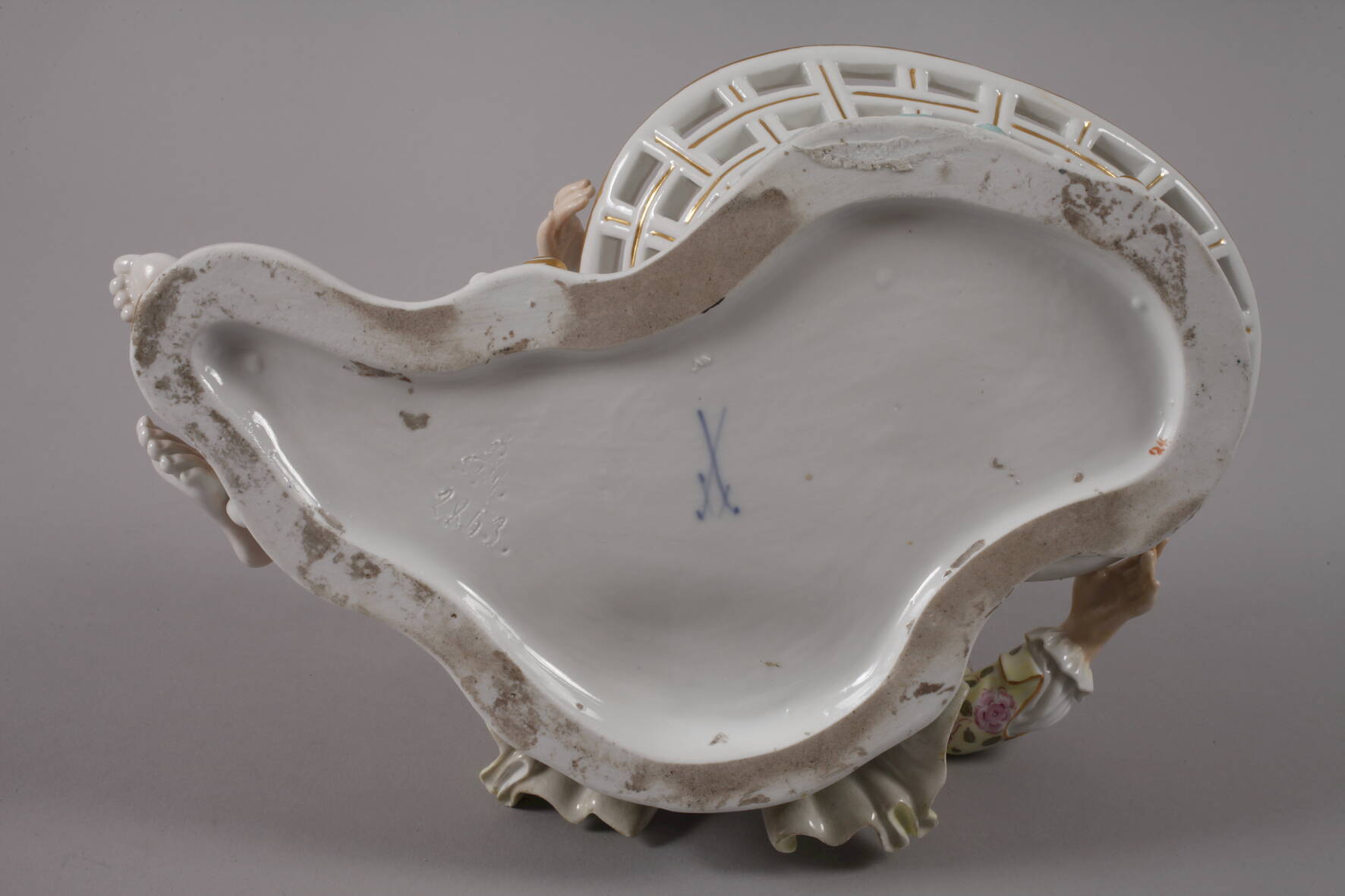 Meissen figural confection bowl - Image 6 of 7