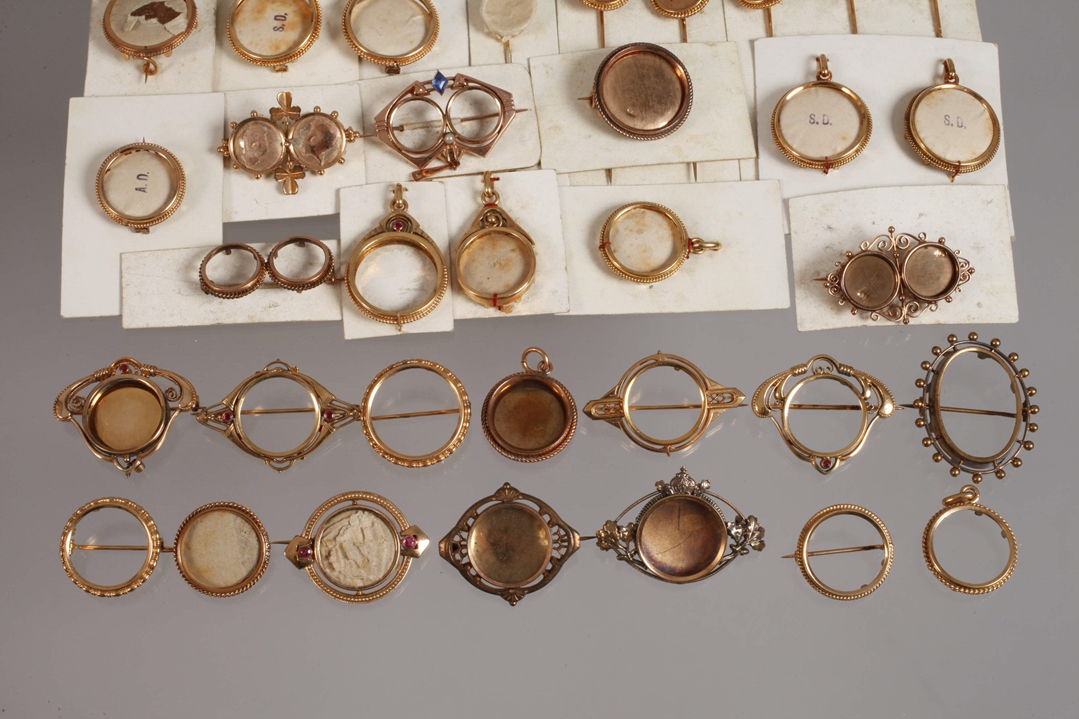 Large assortment of jewellery blanks - Image 2 of 3