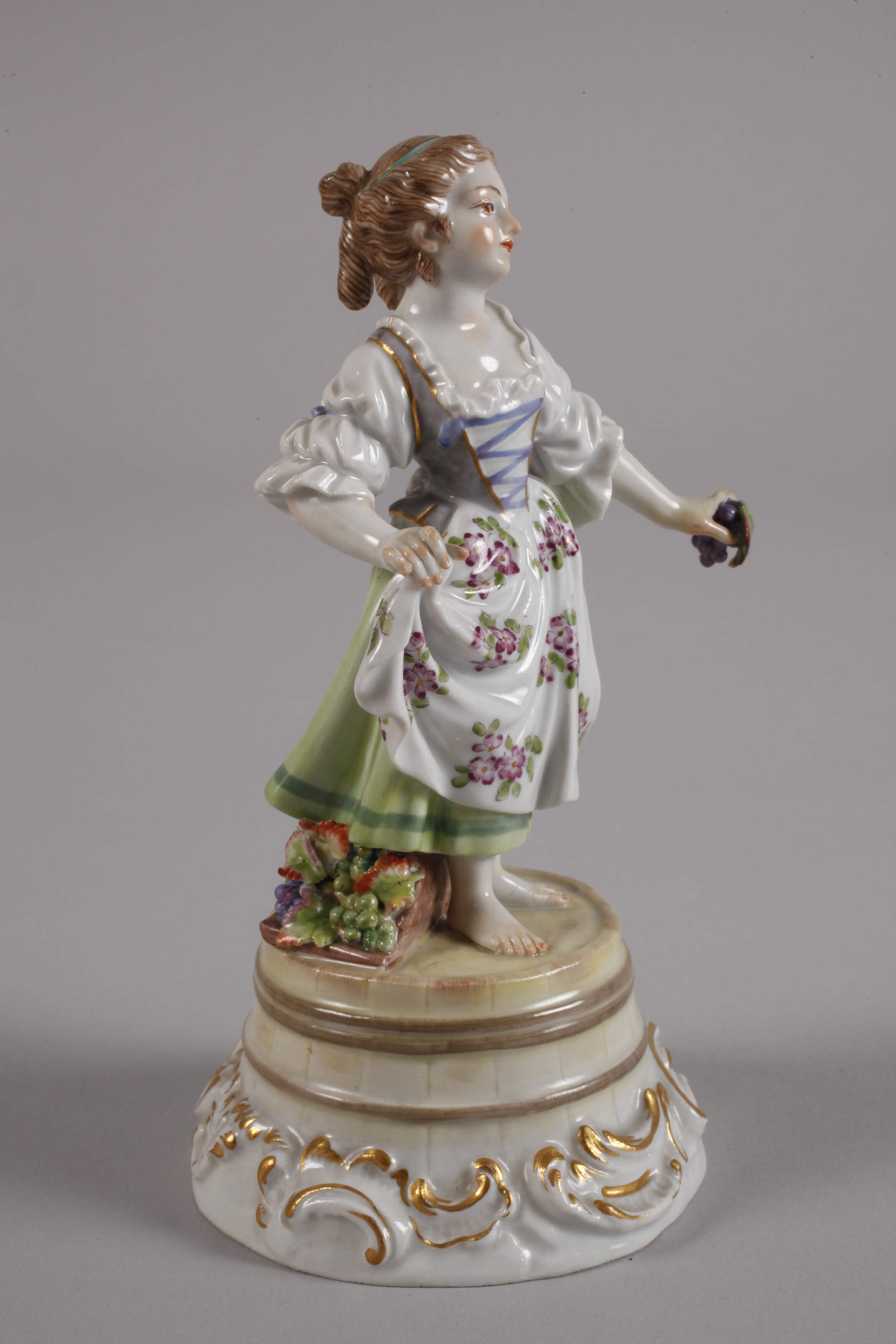 Meissen "Winzermädchen auf Fass" - Image 2 of 4