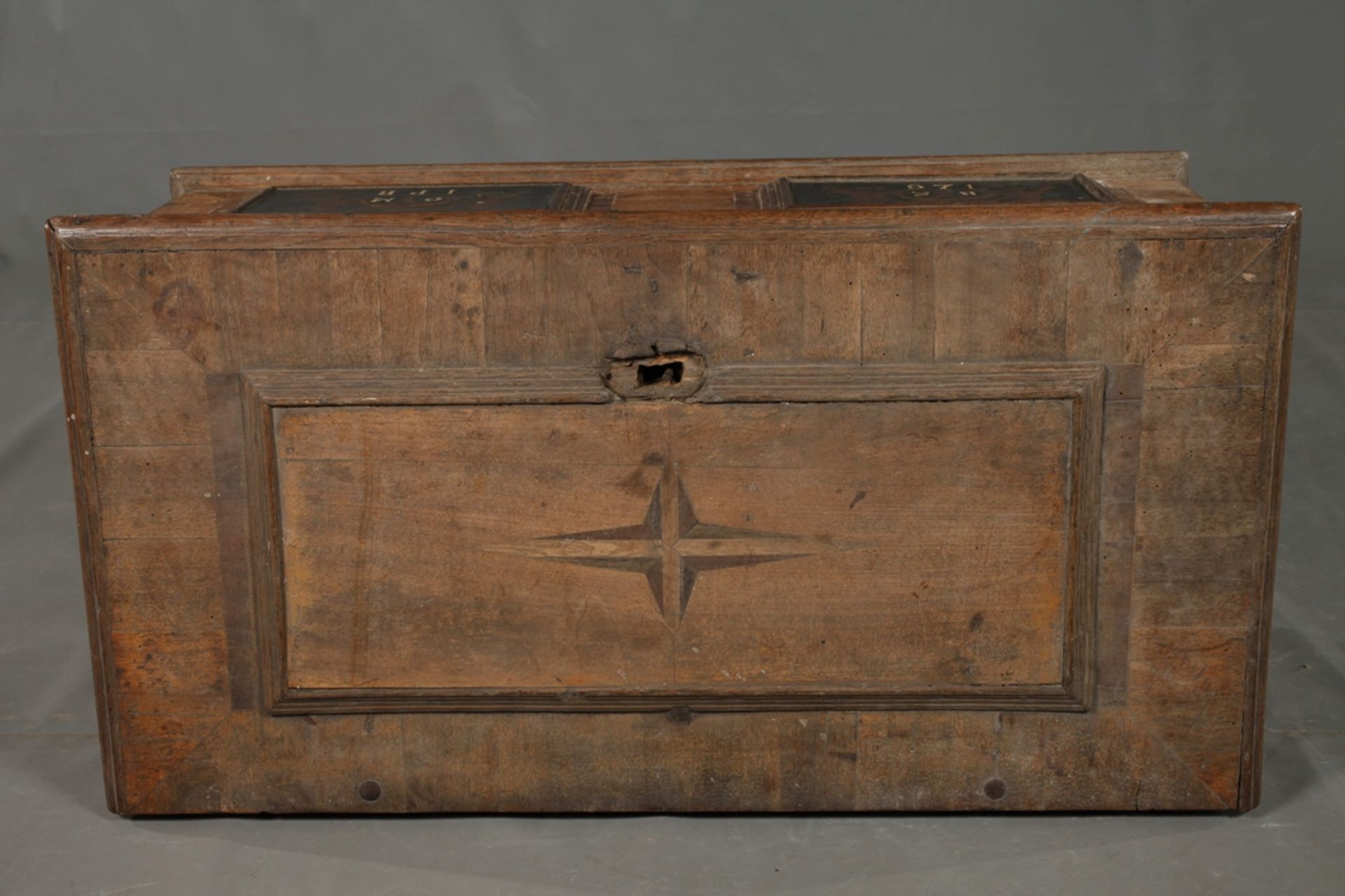 Inguild chest of the bakers' guild - Image 8 of 8
