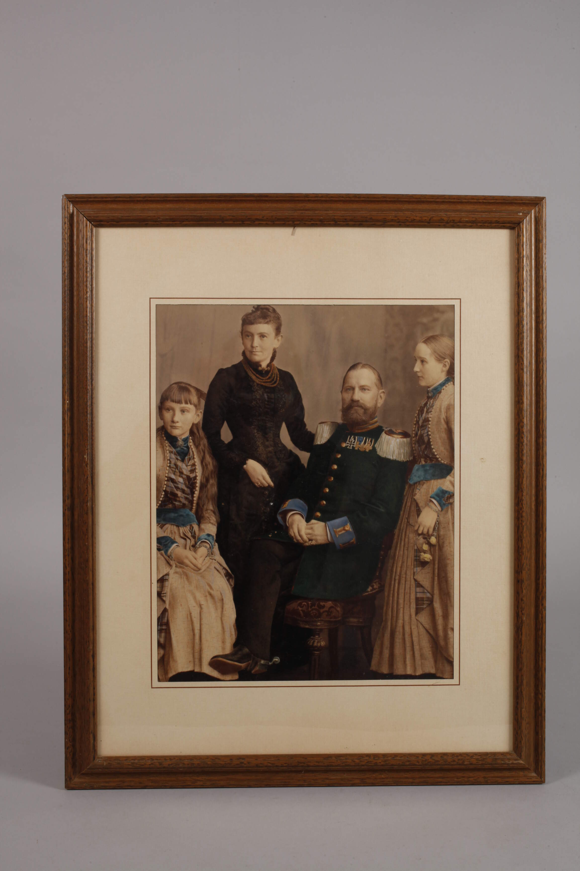 Family portrait of an officer - Image 3 of 3