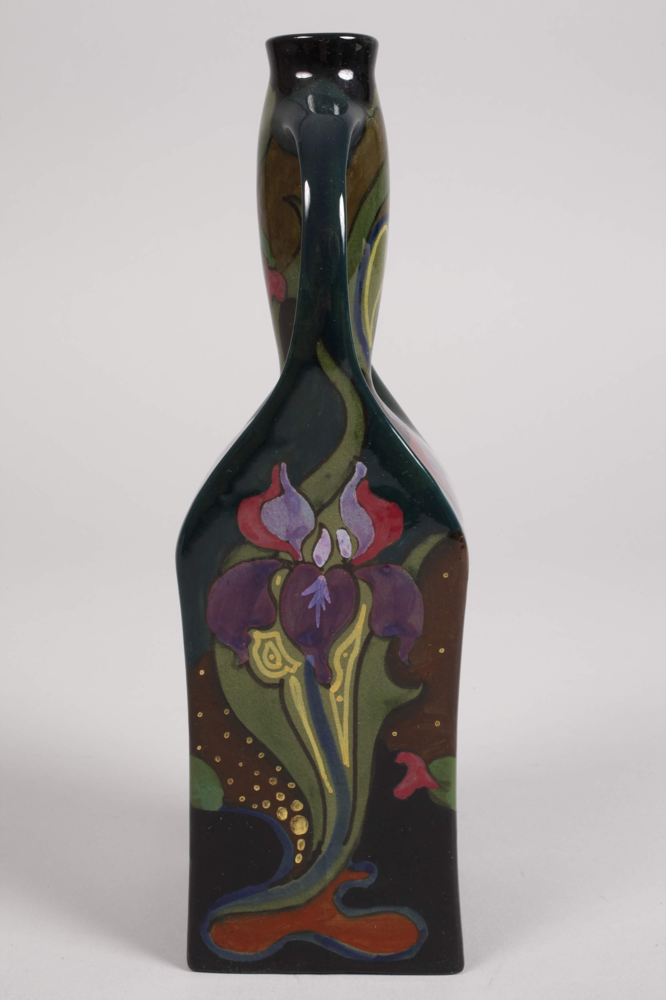 Estie & Co. Gouda handle vase with sword lily decoration - Image 3 of 4