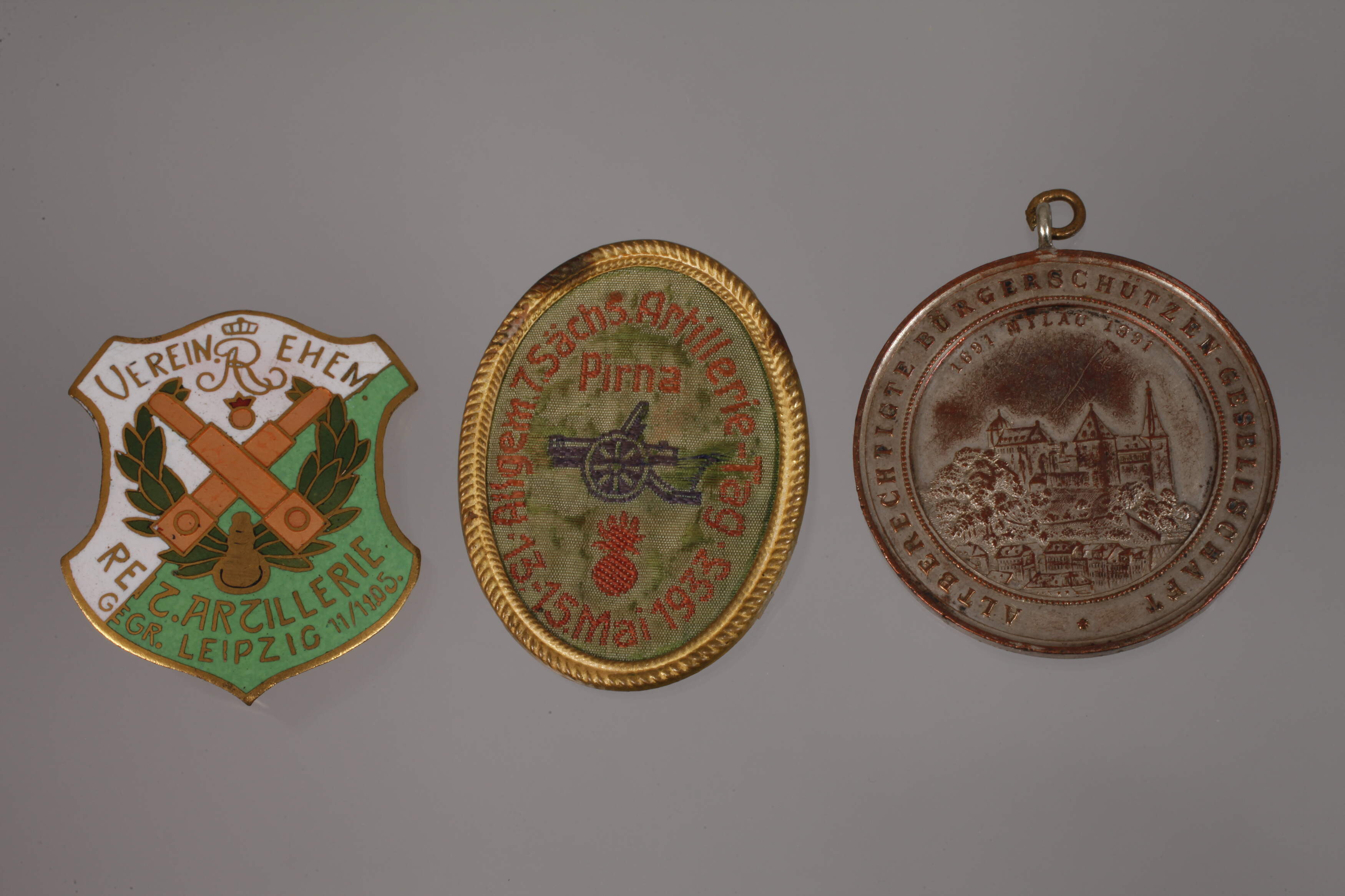 A collection of Saxon military badges - Image 2 of 4