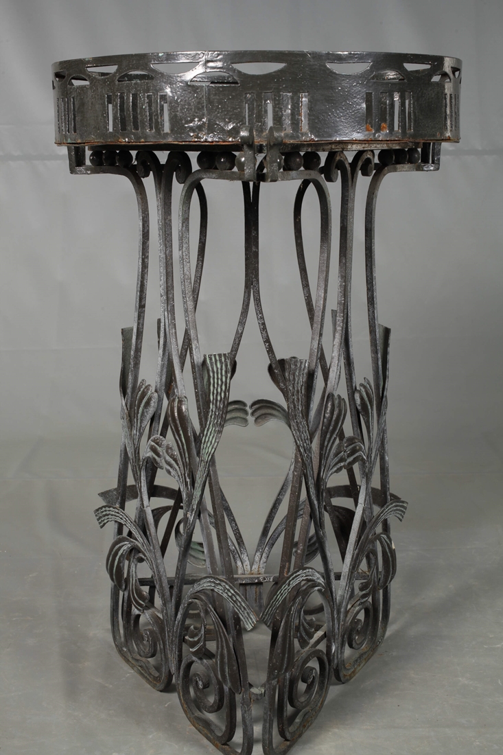 Wrought iron flower stand - Image 4 of 4
