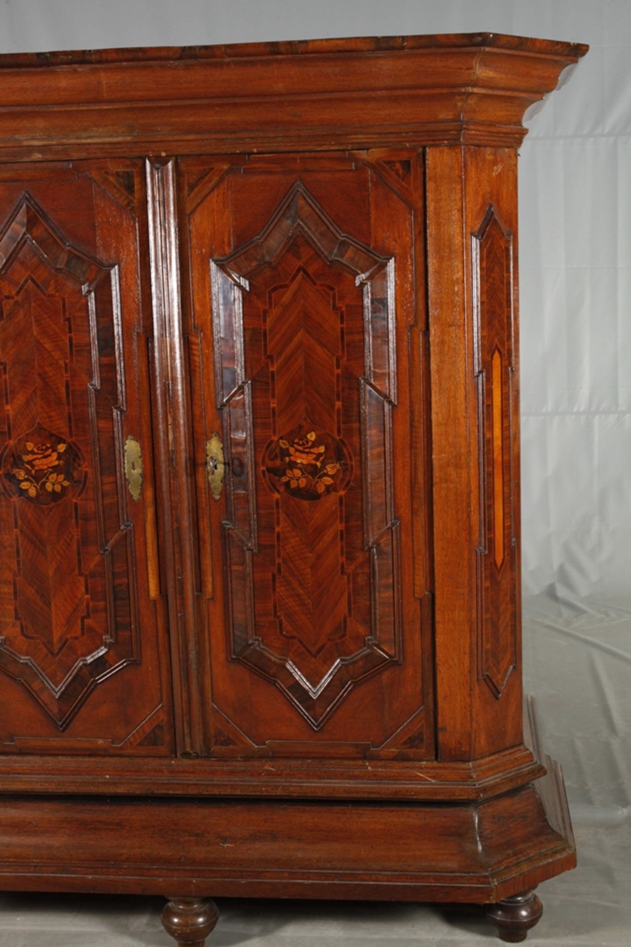 Feiner Hallenschrank barock - Bild 2 aus 13