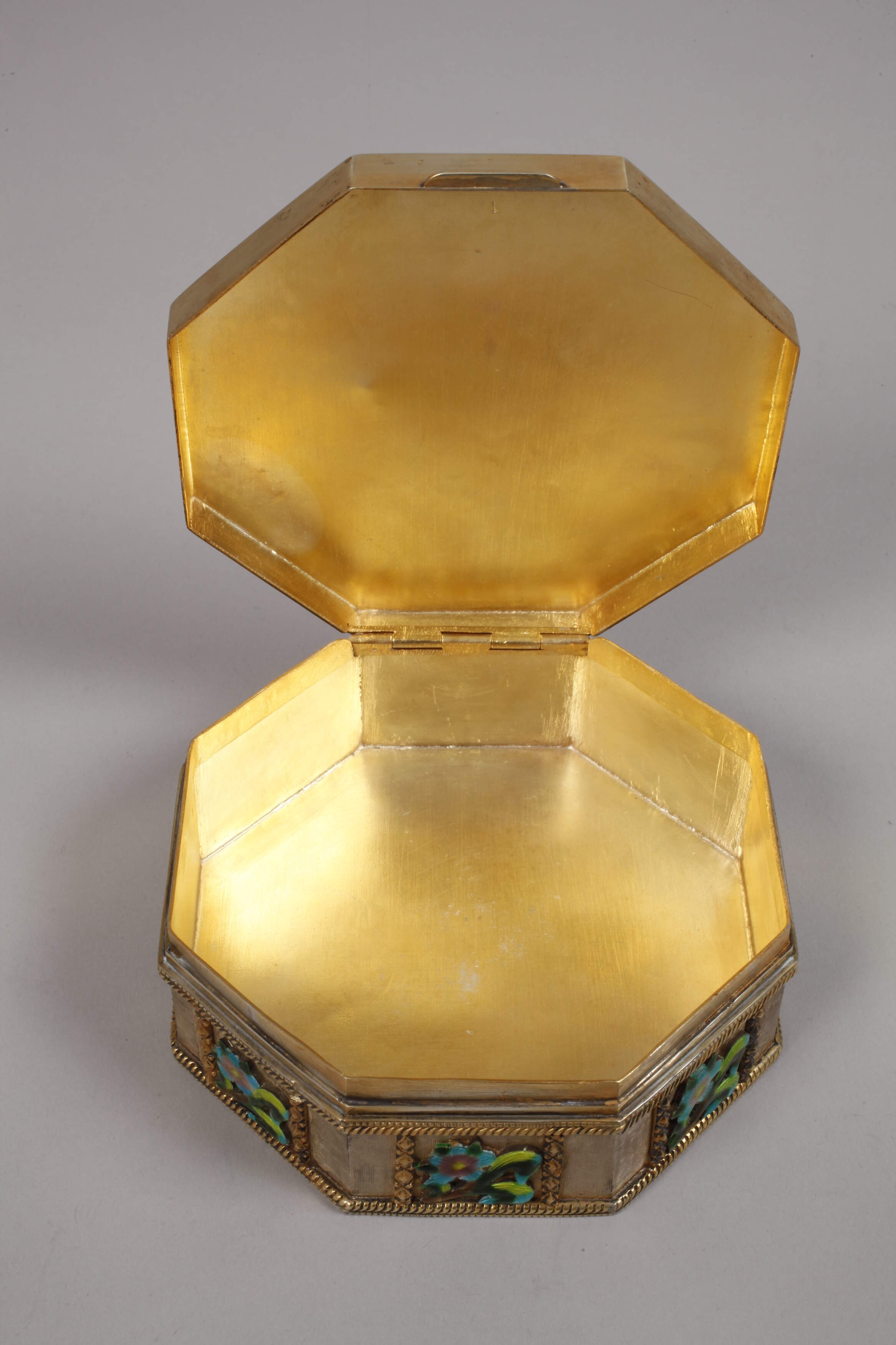 Fine silver box with enamel - Image 5 of 5