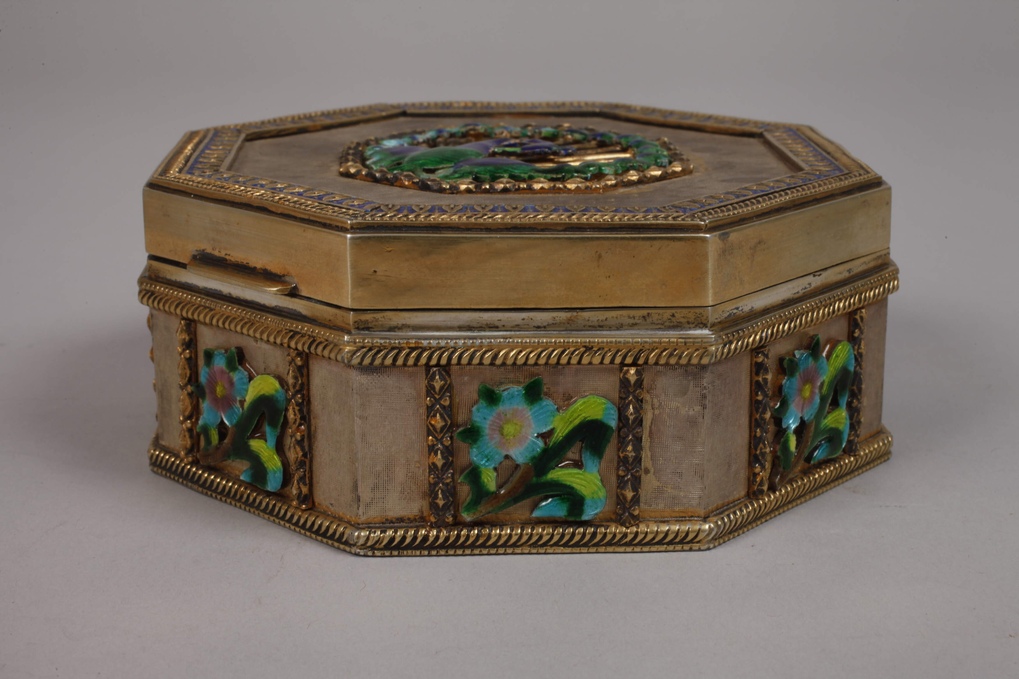 Fine silver box with enamel - Image 3 of 5