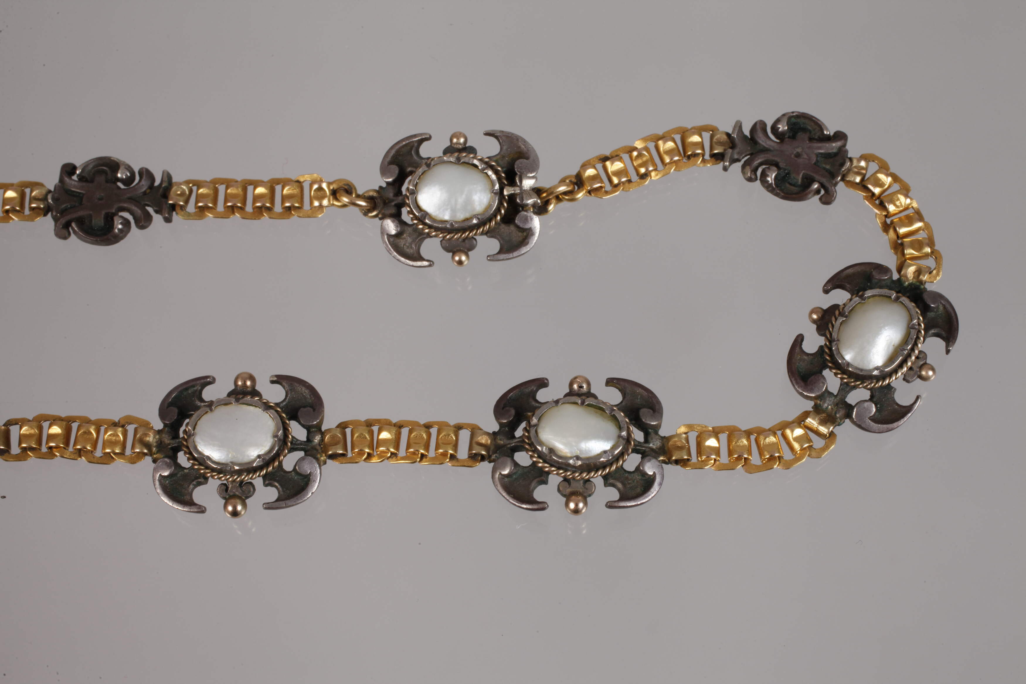 Historicist necklace - Image 3 of 3
