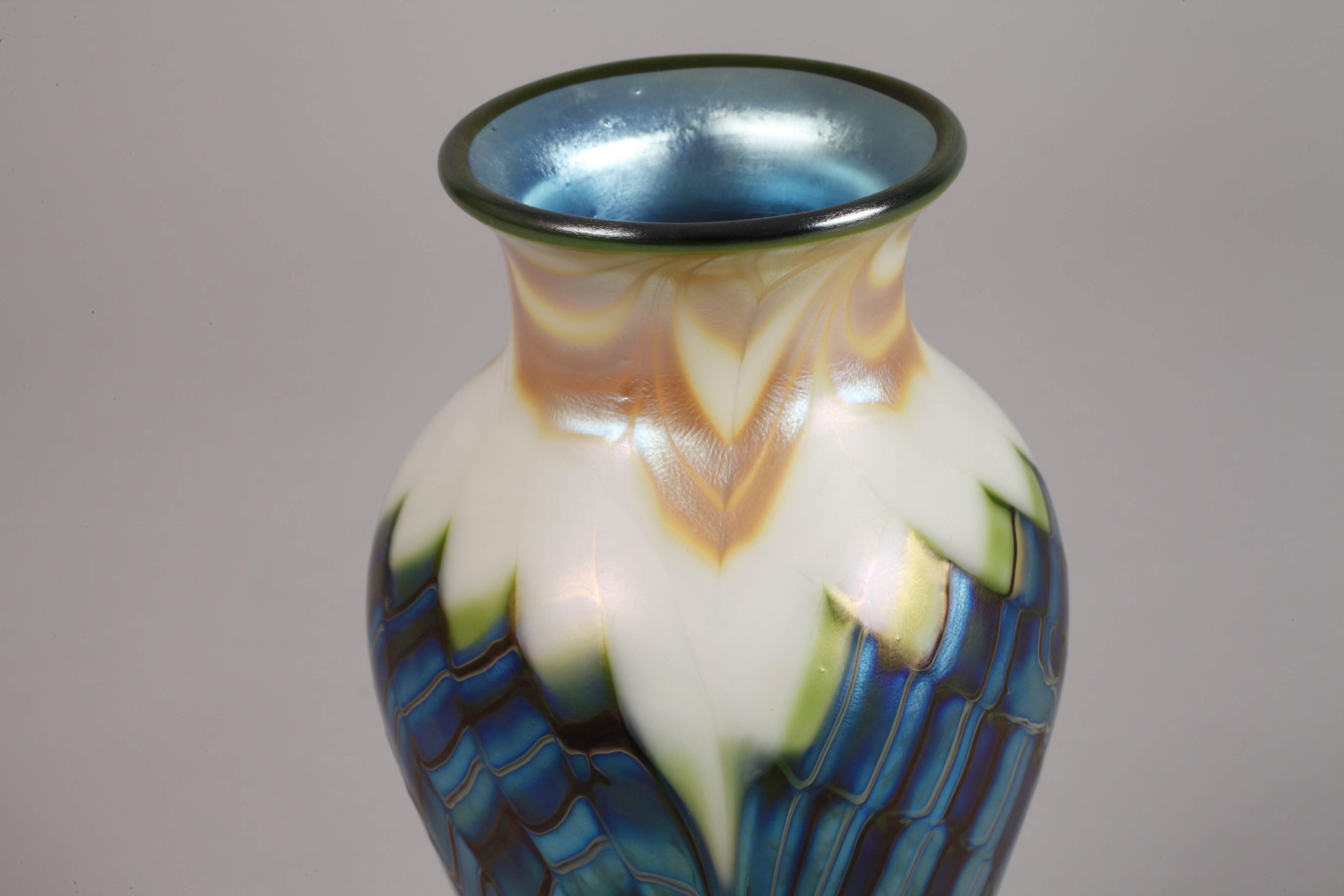 Orient & Flume vase - Image 2 of 4