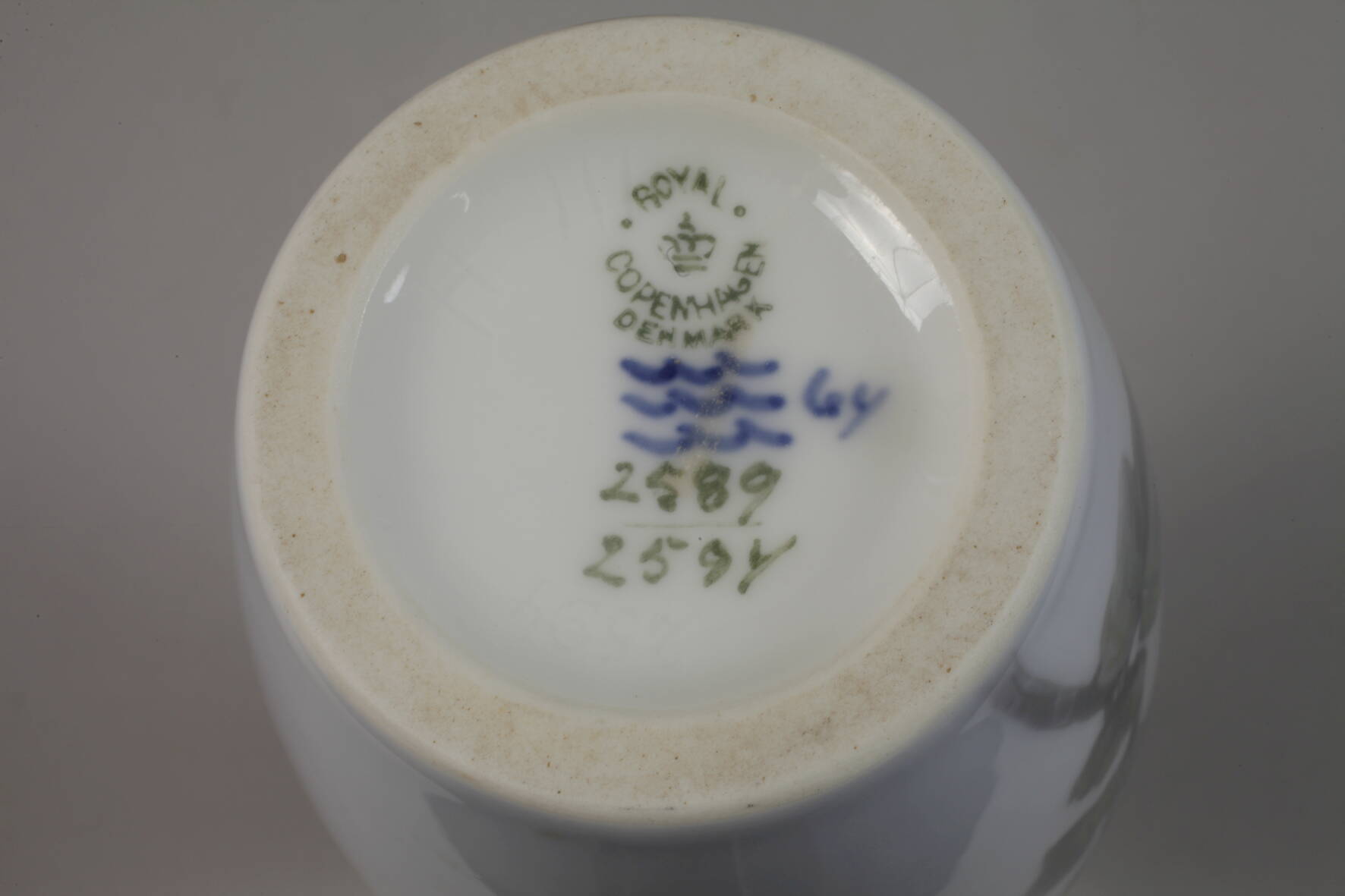 Copenhagen vase with hollyhock decoration - Image 4 of 5