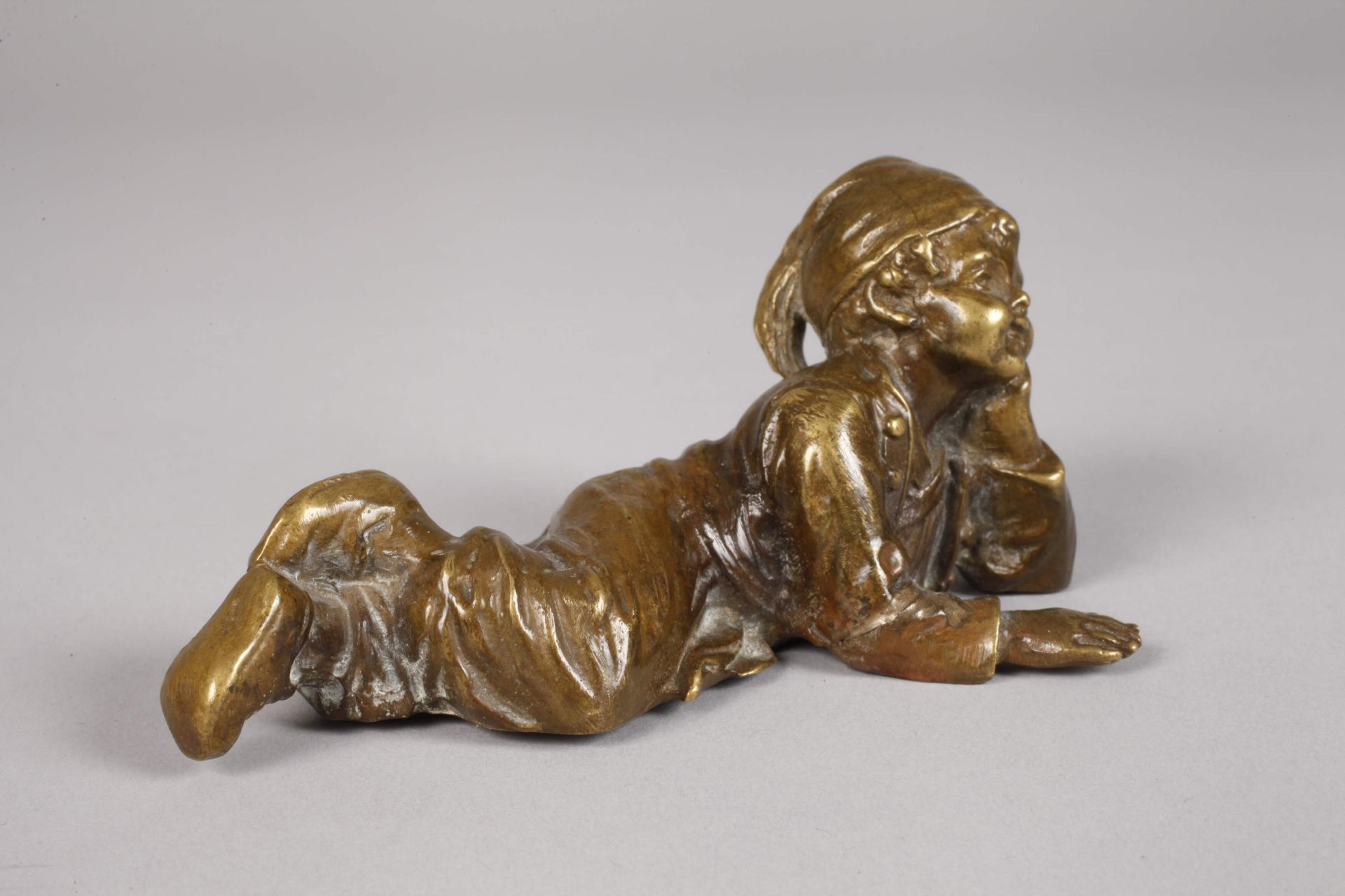 Small reclining Oriental - Image 2 of 4