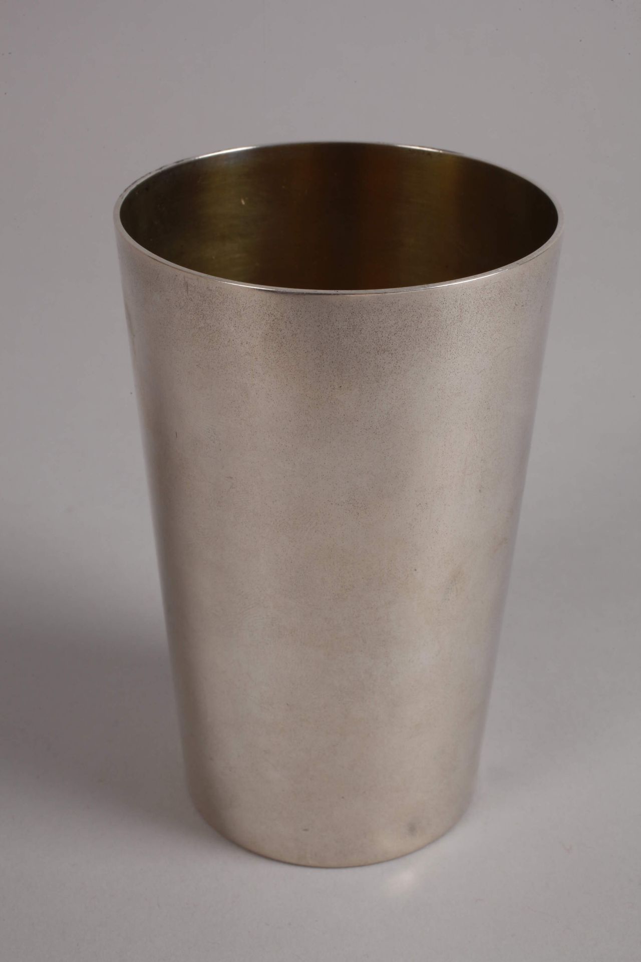 Large silver cup with monogram - Image 2 of 3