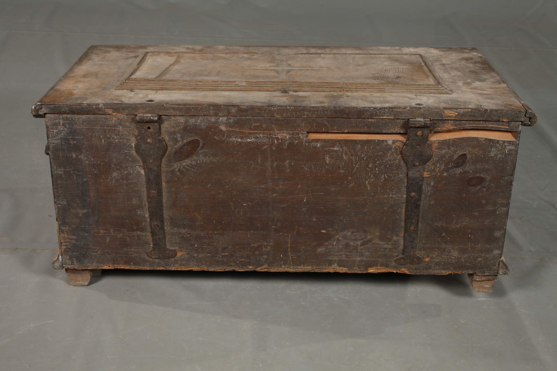 Inguild chest of the bakers' guild - Image 7 of 8