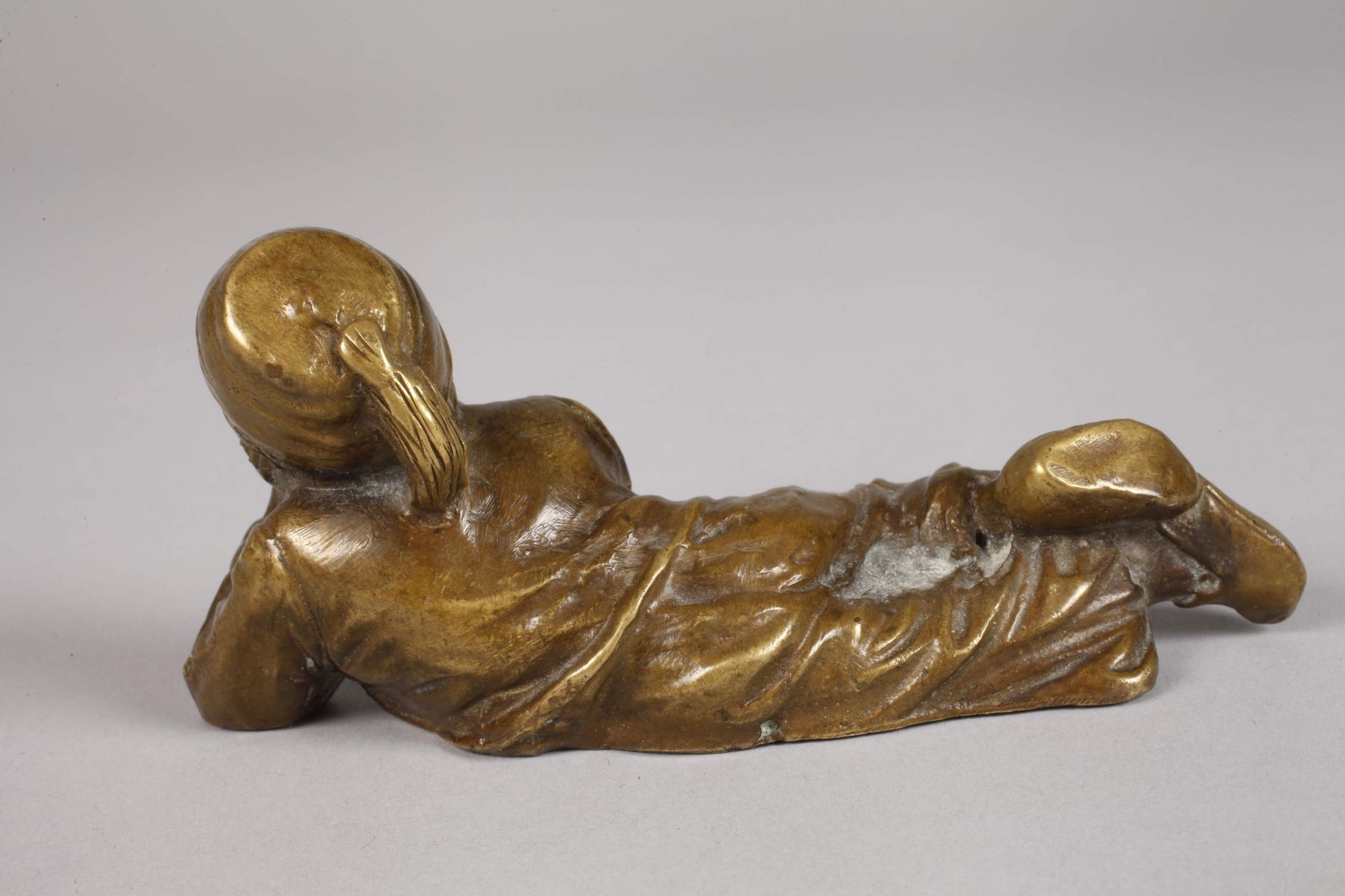 Small reclining Oriental - Image 3 of 4