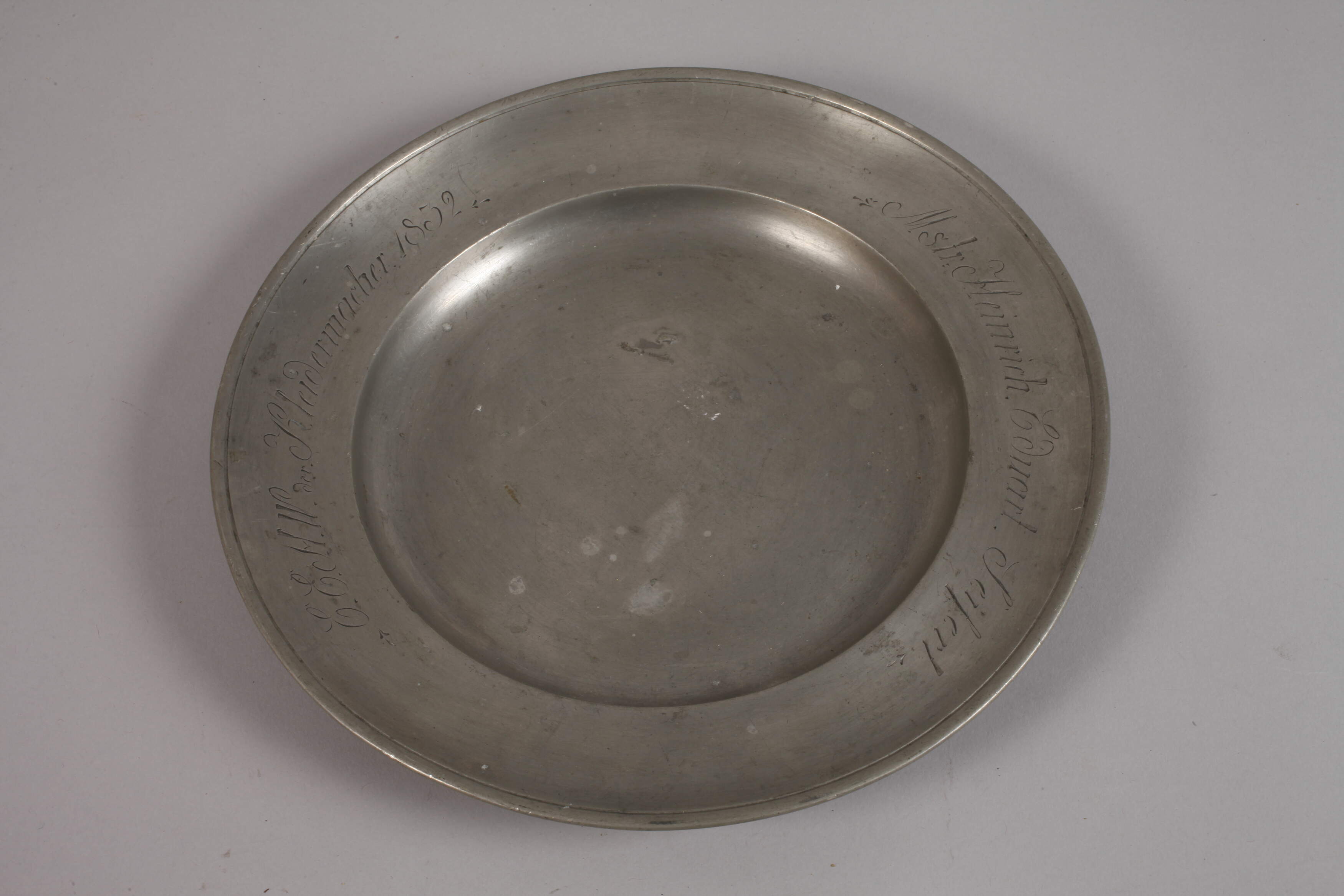 Three Plauen pewter plates - Image 4 of 7