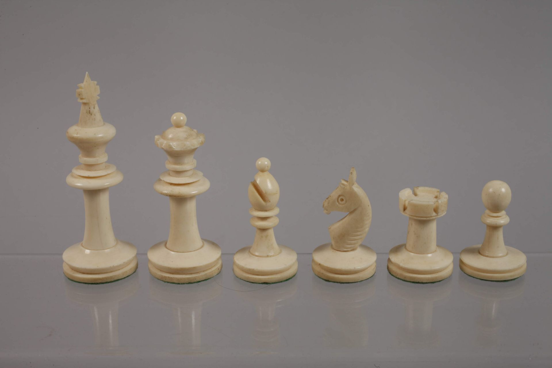Chess set, bone - Image 2 of 2