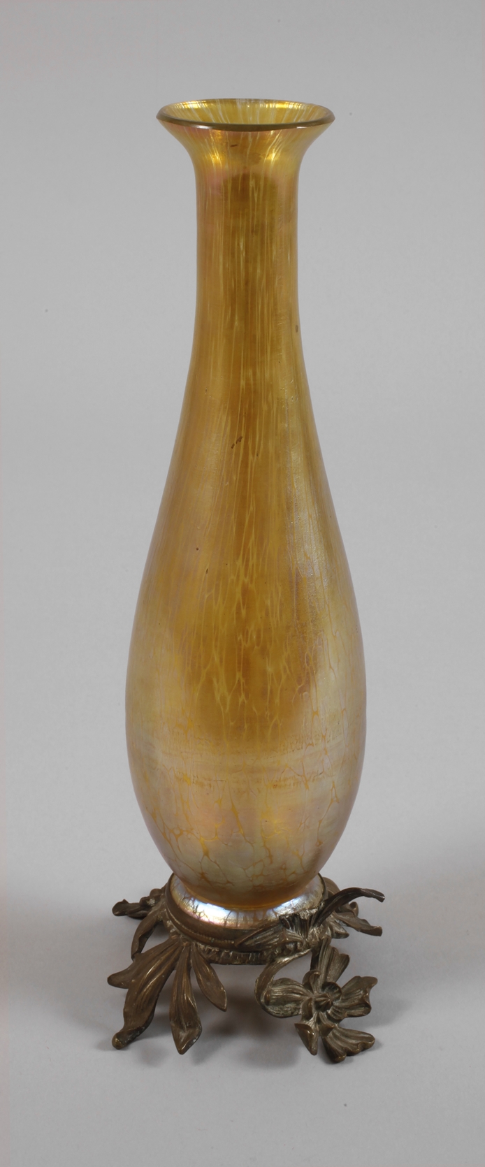 Lötz Wwe. vase with brass foot