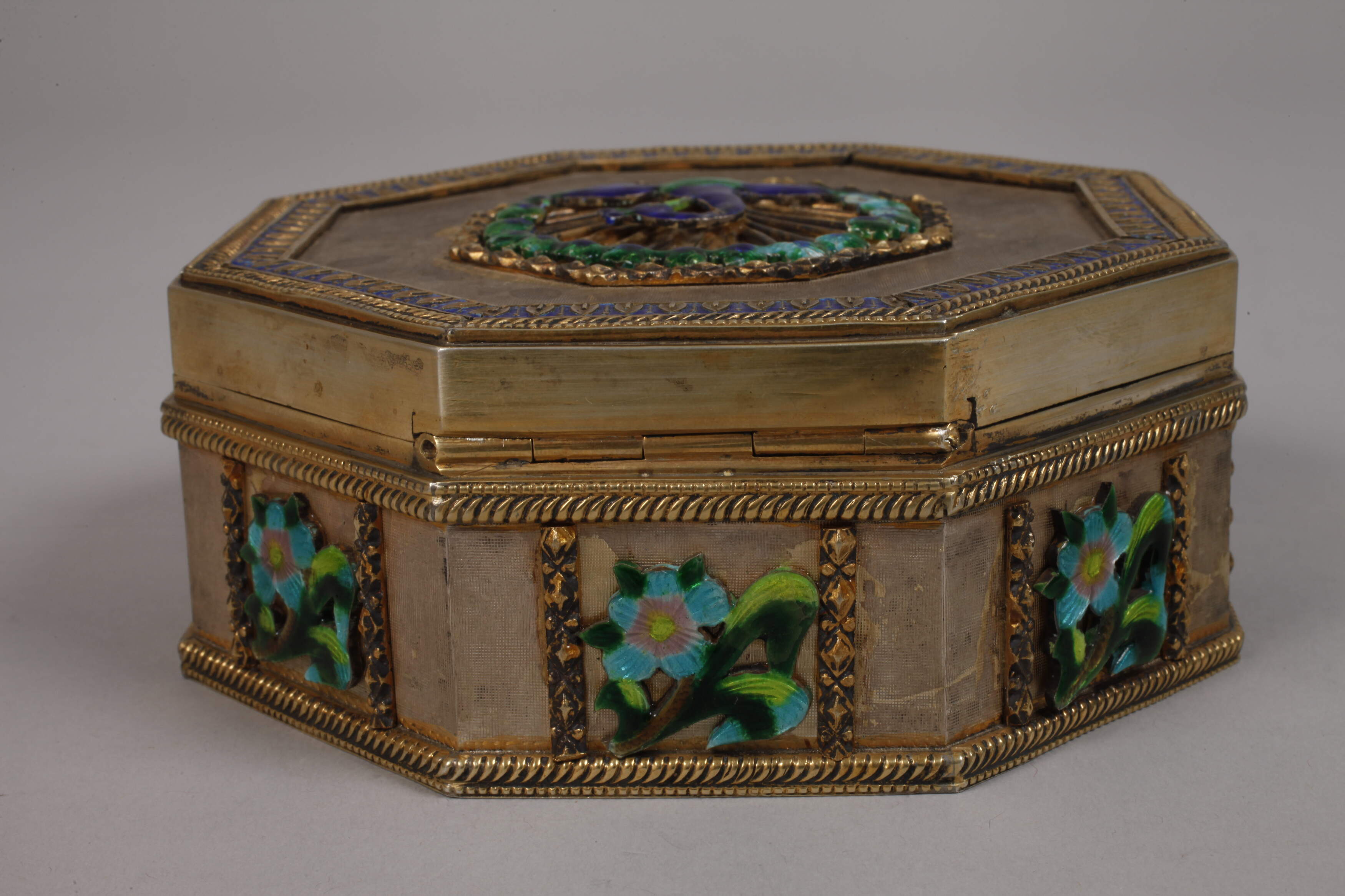 Fine silver box with enamel - Image 4 of 5