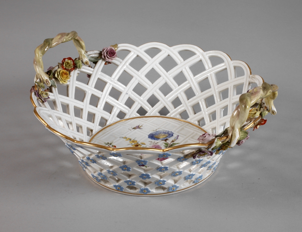 Meissen basket with handles and forget-me-not blossoms