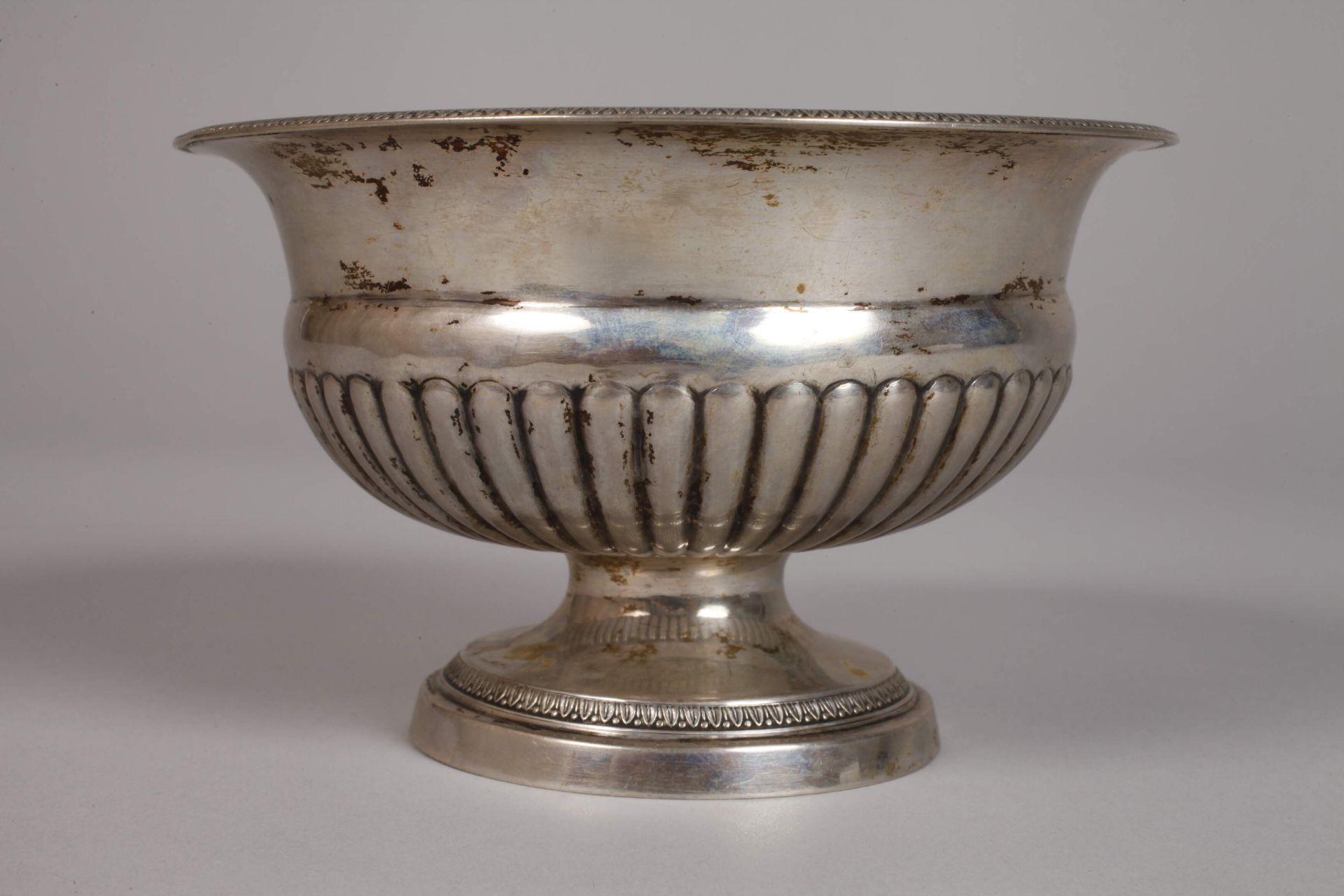 Silver bowl from noble possession - Image 2 of 4